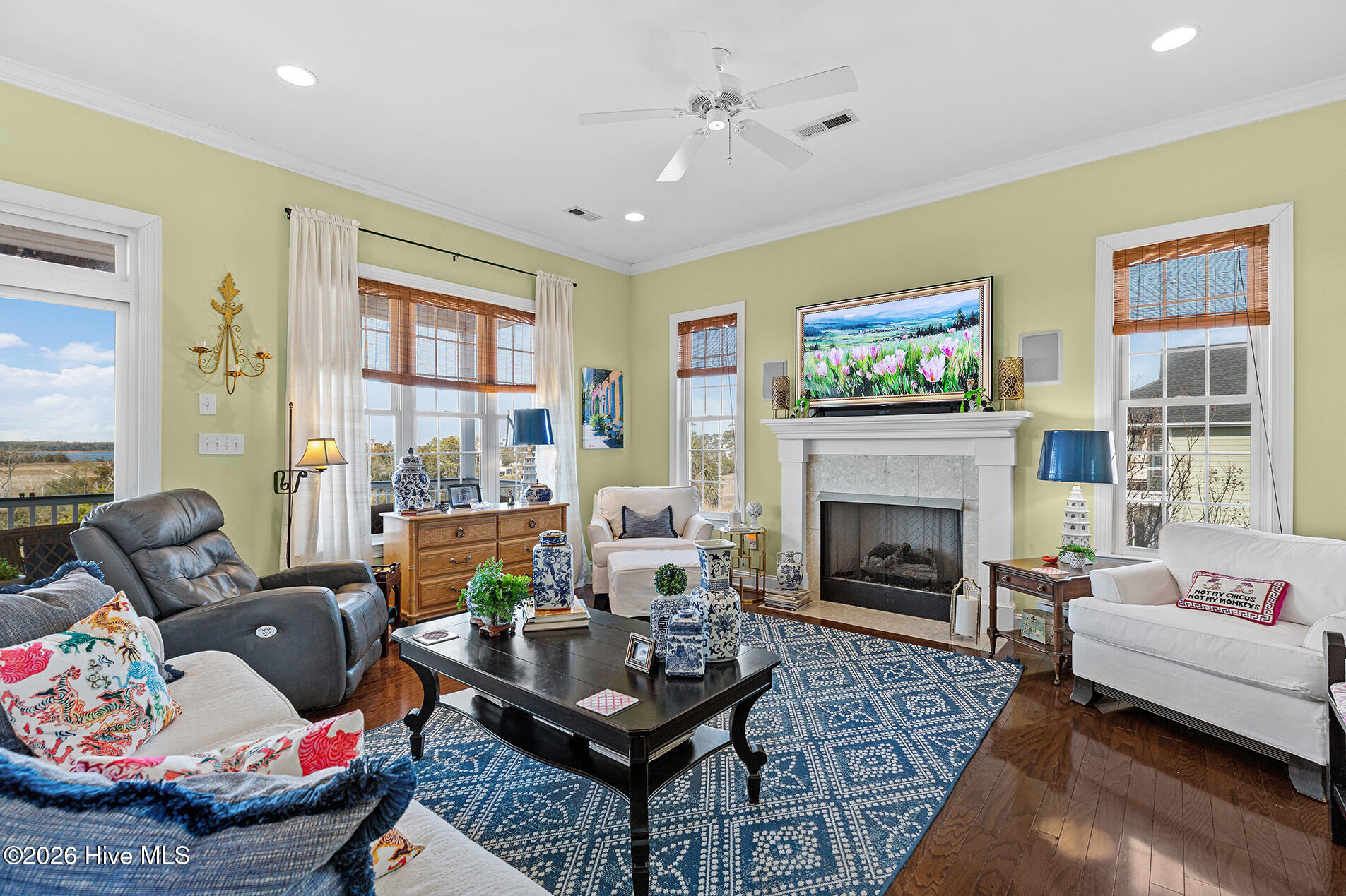 100554340 | Photo 10