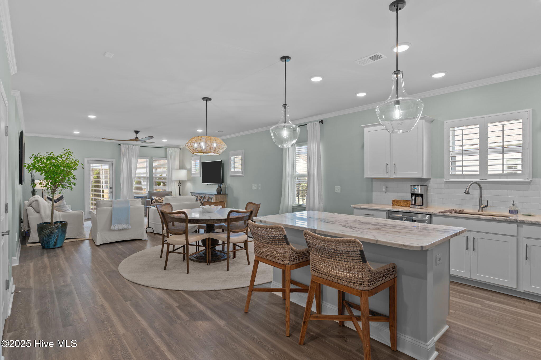 100531839 | Photo 25