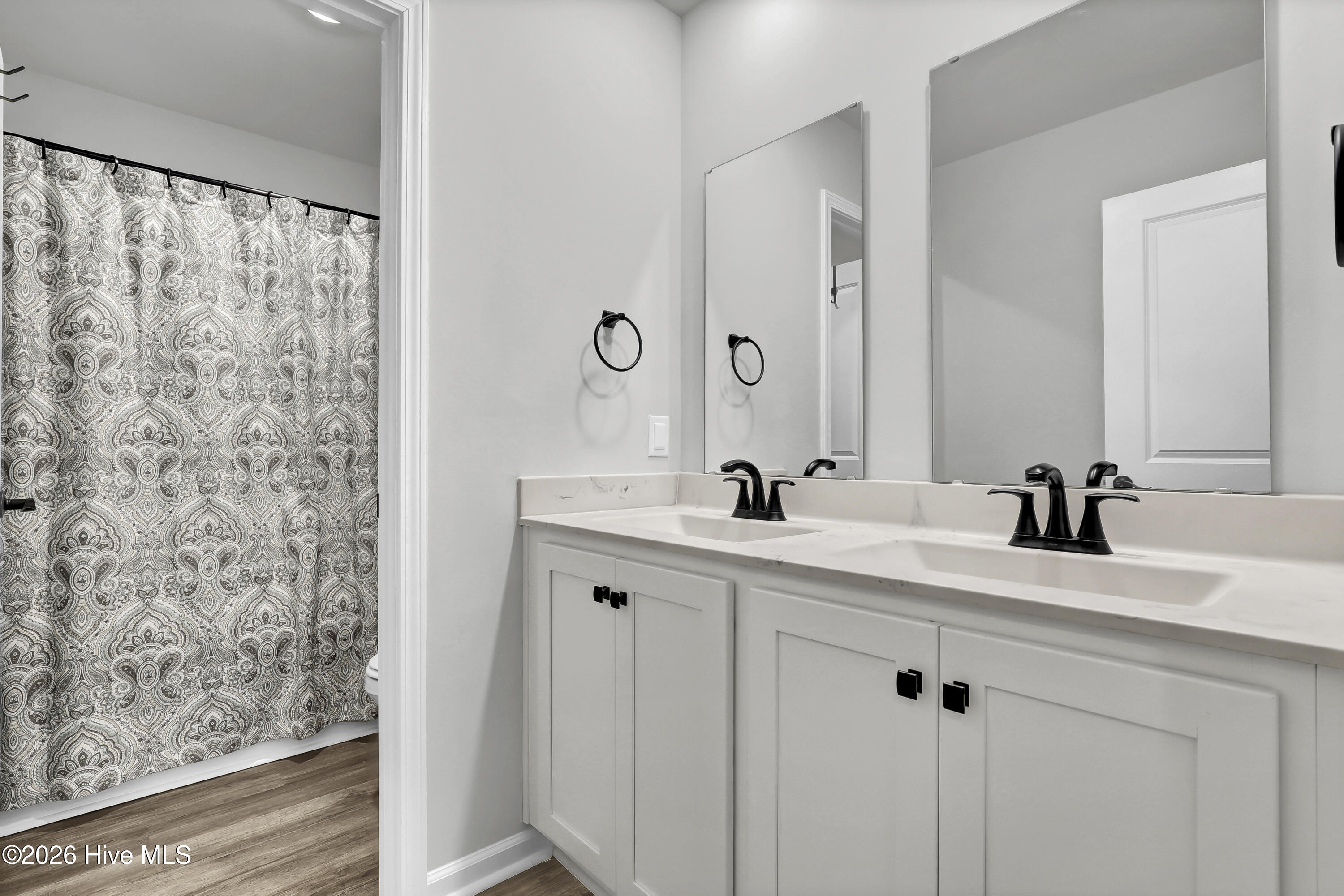 100554591 | Photo 25