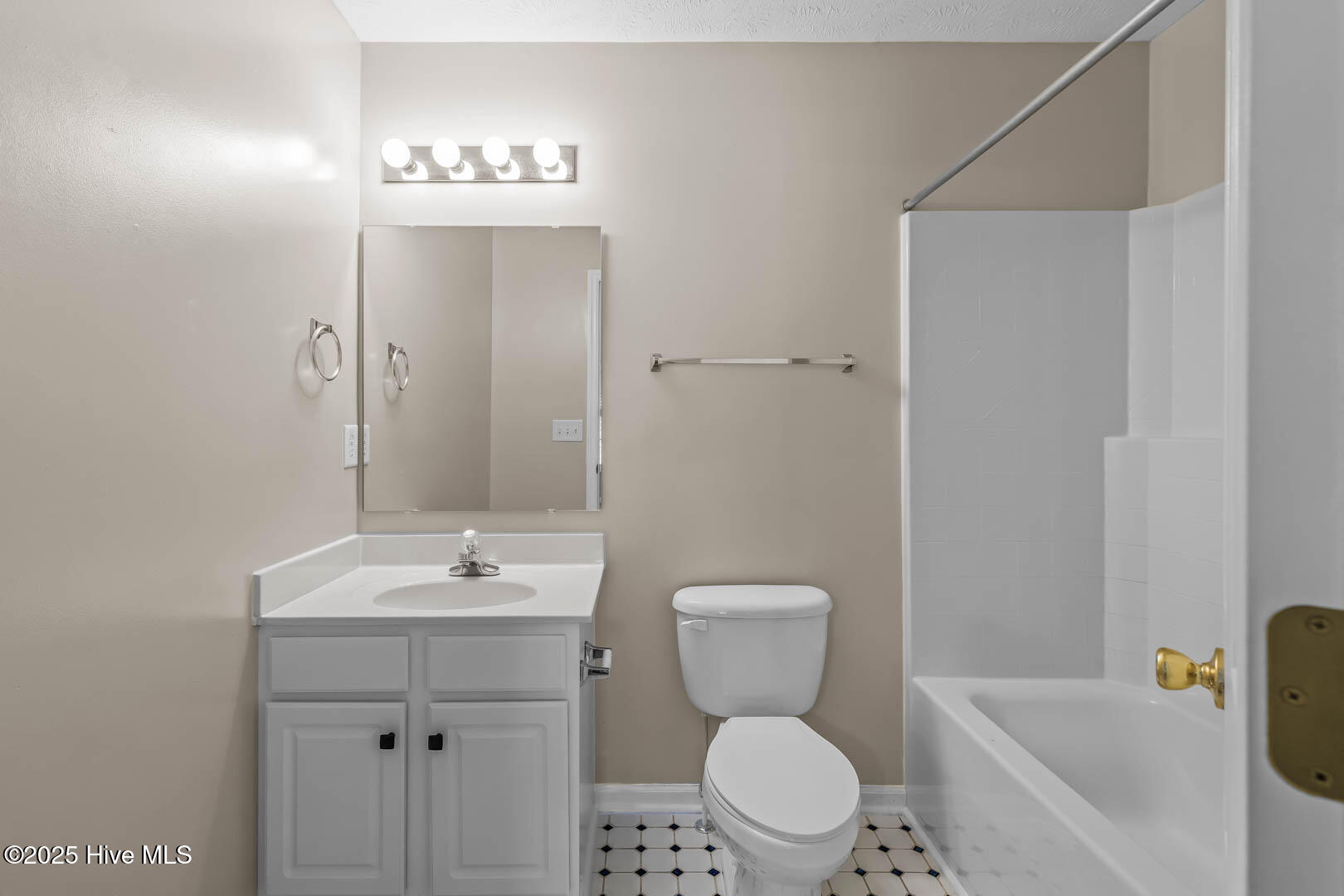 100538607 | Photo 32