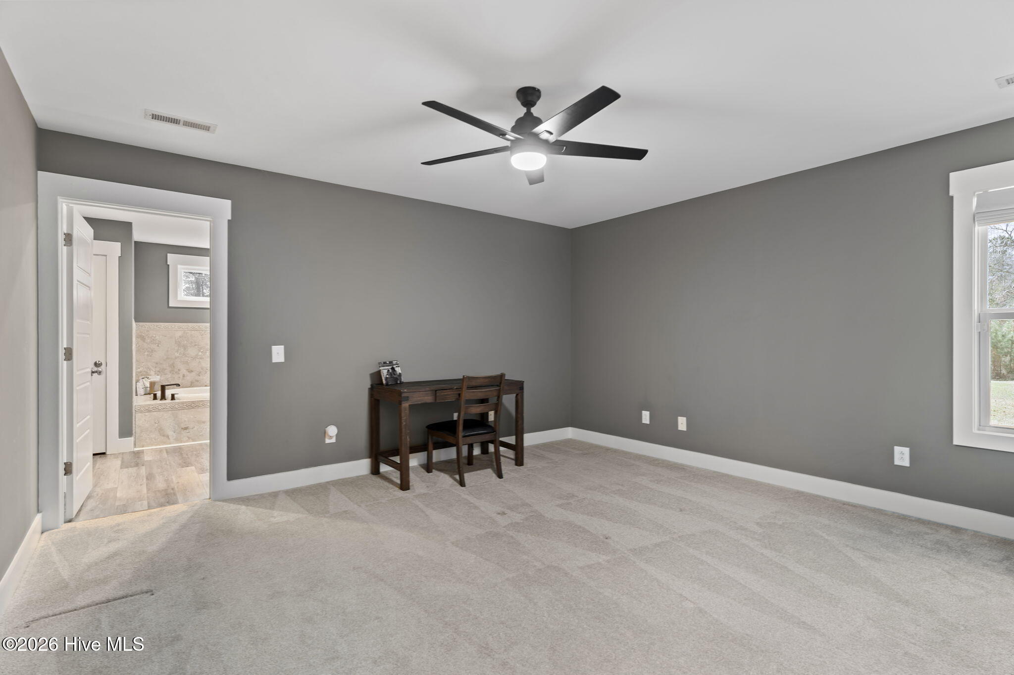 100559500 | Photo 29