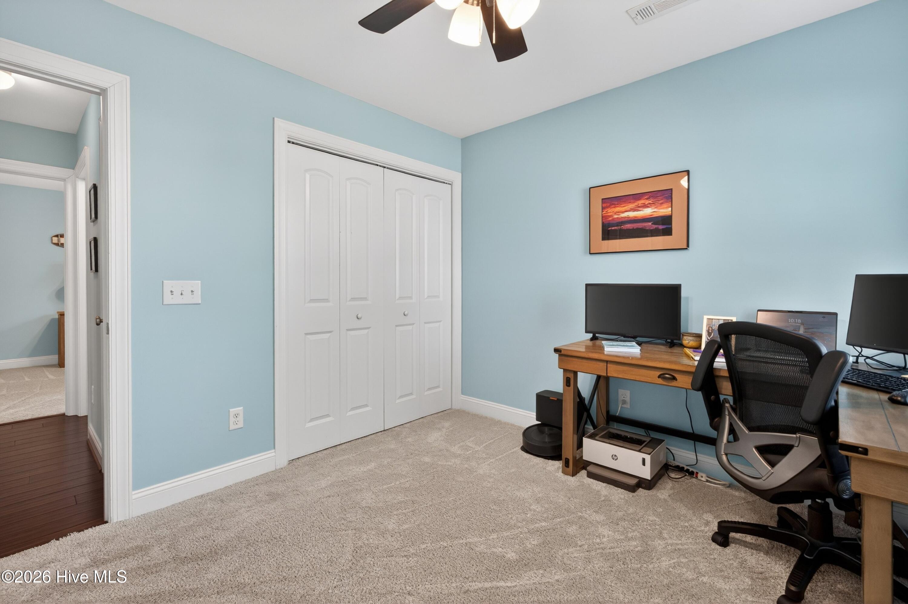 100566210 | Photo 23