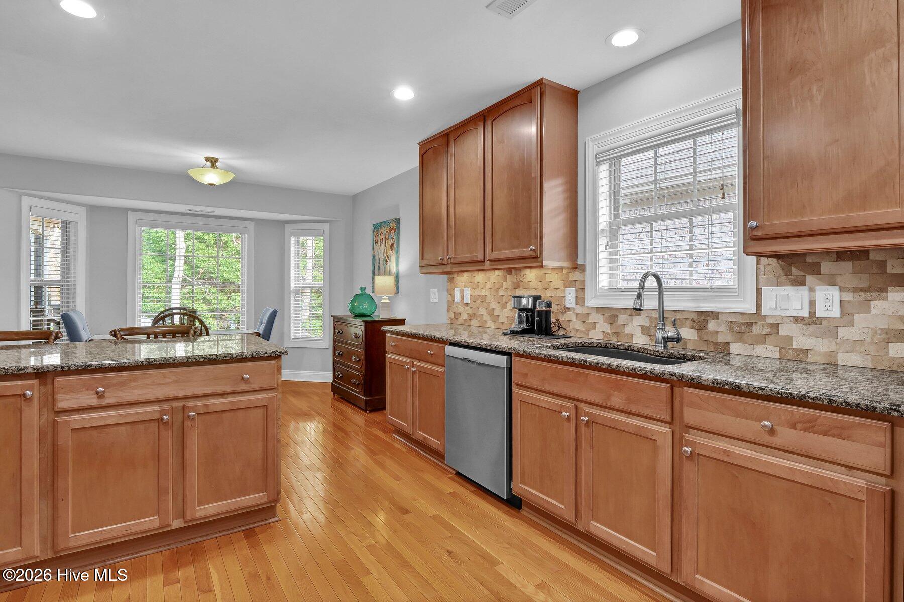 100562054 | Photo 10