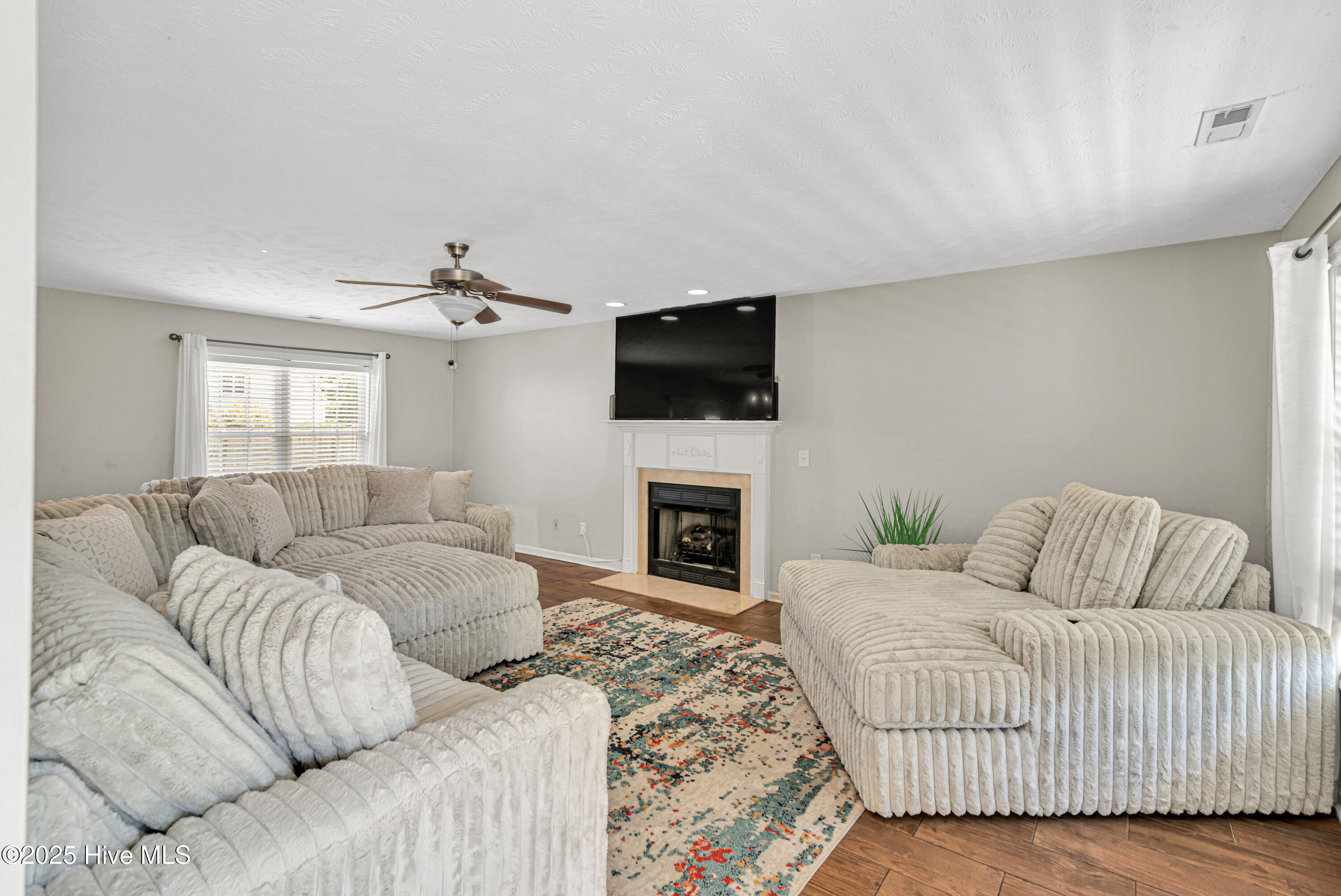 302 Honey Court W, Jacksonville, NC 28540 – photo 7: DSC_4217