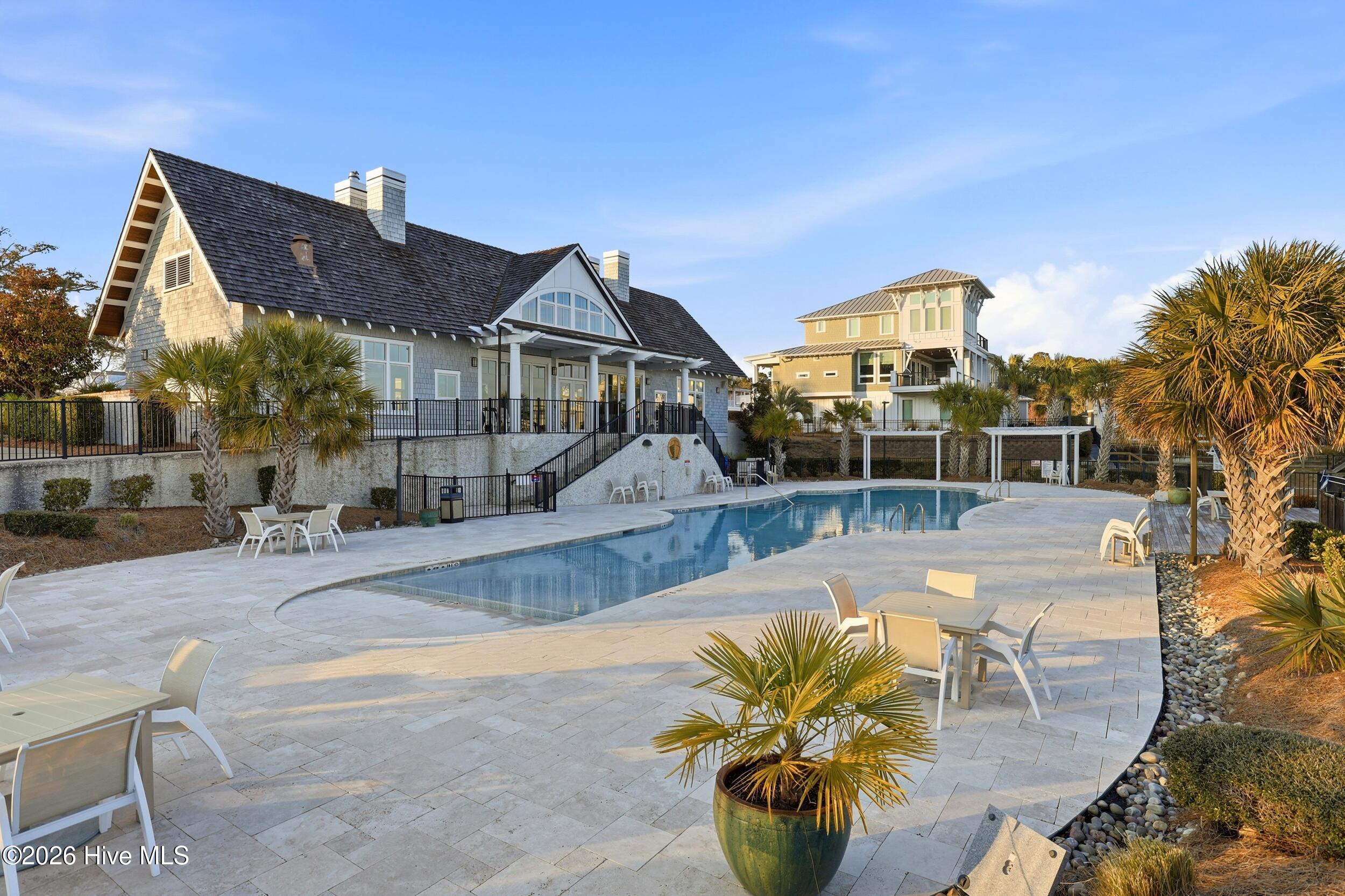 100567048 | Photo 50