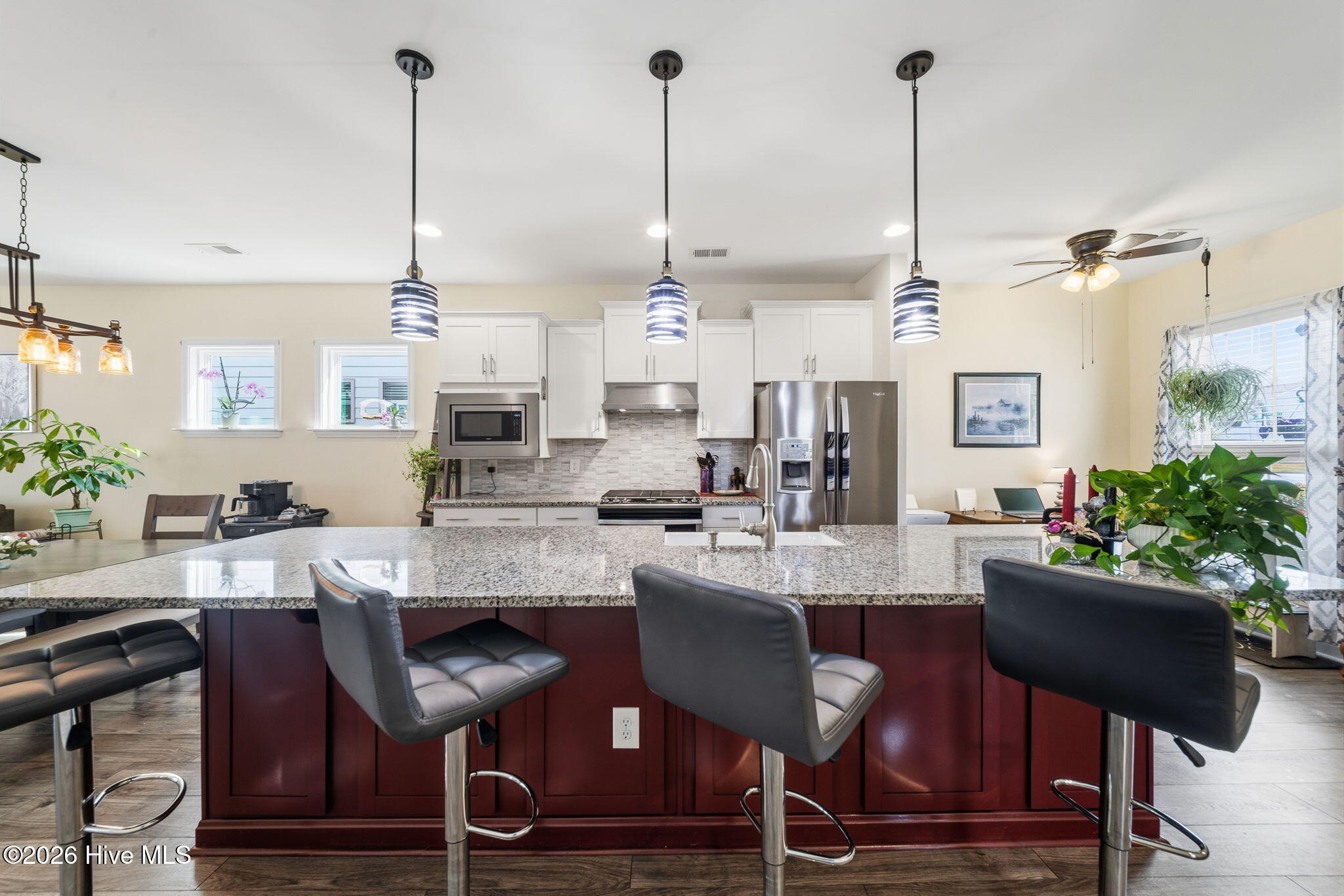 100565858 | Photo 13