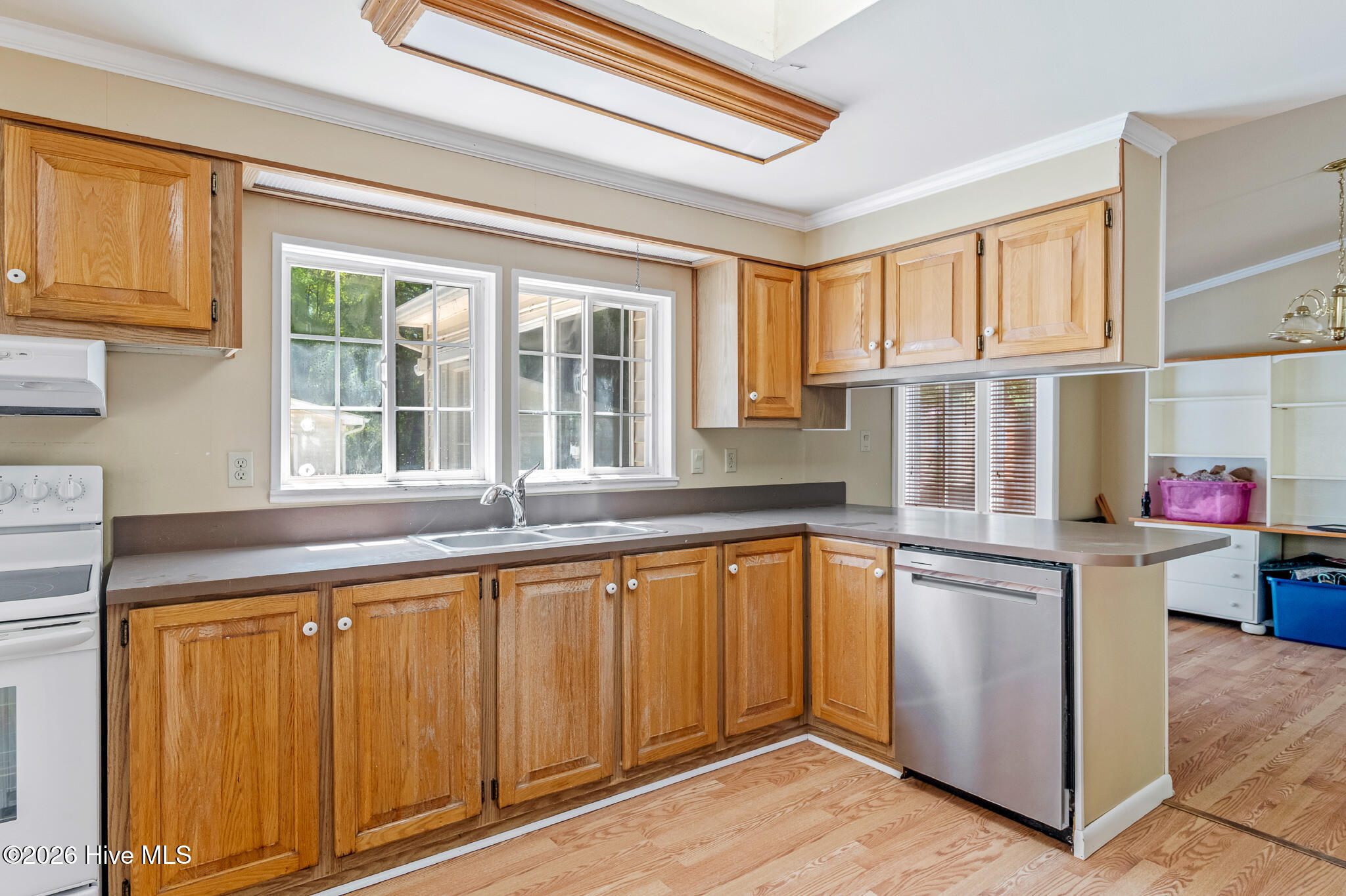 100567029 | Photo 17