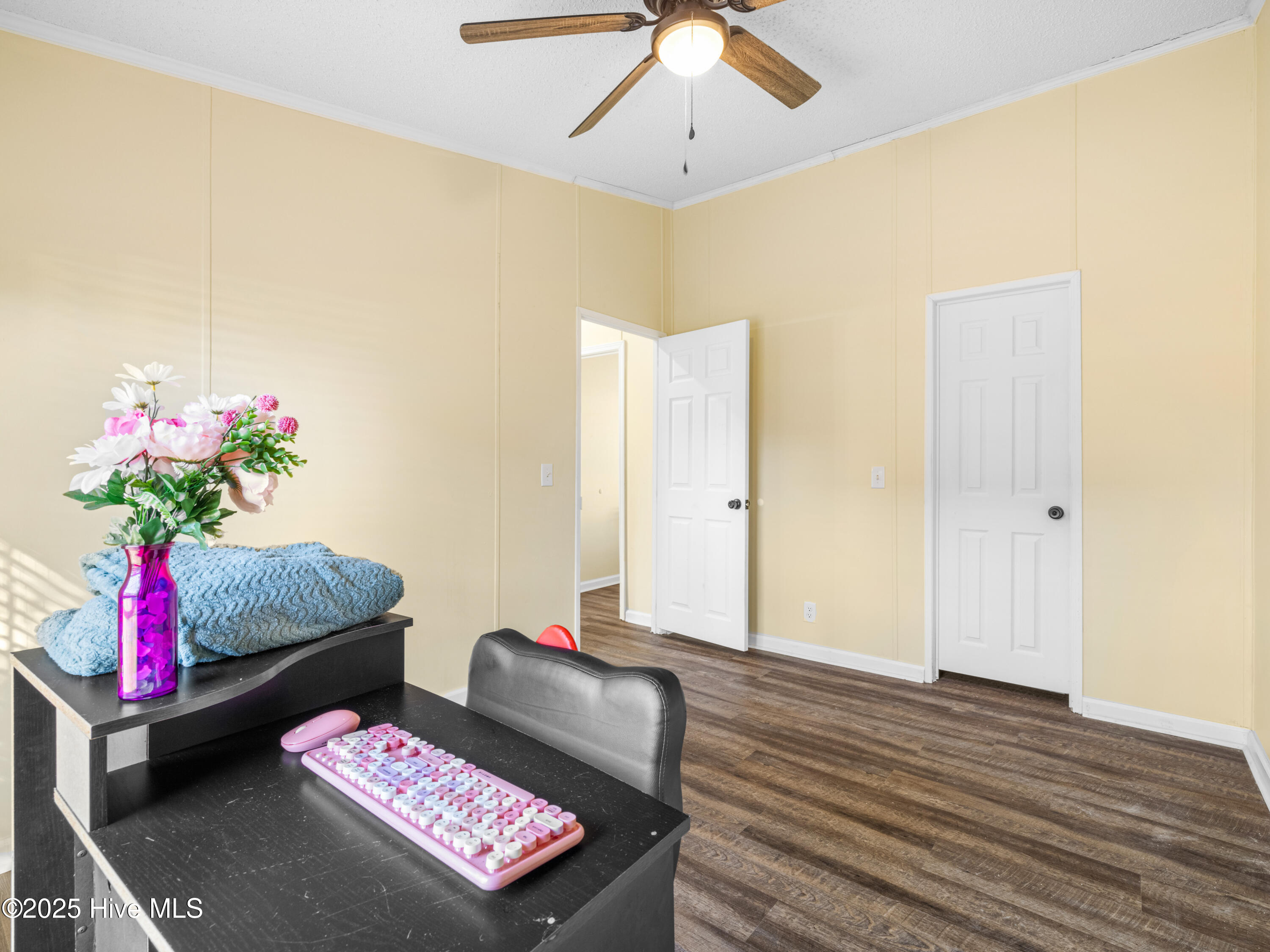 100540090 | Photo 45