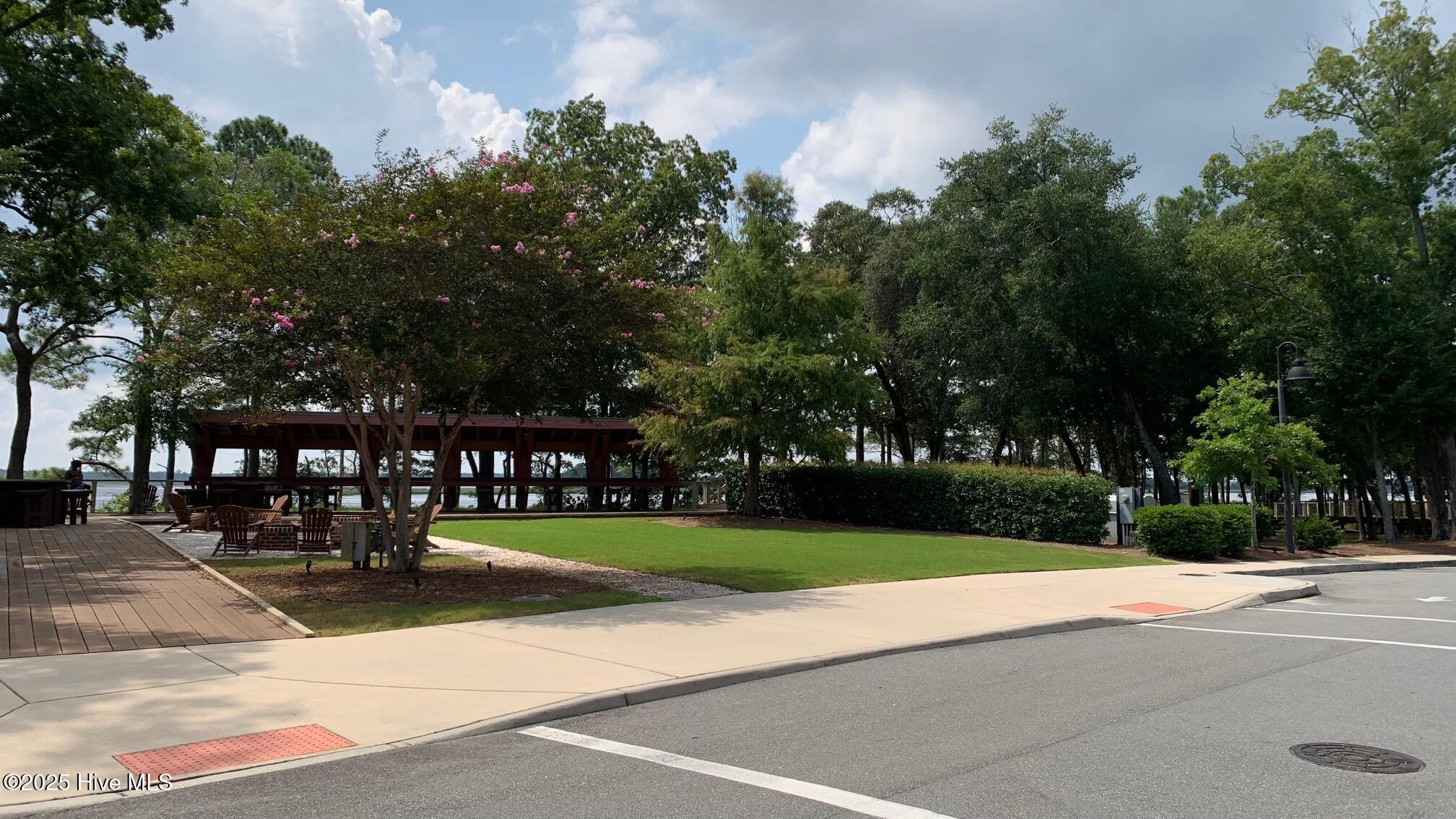 100524366 | Photo 97