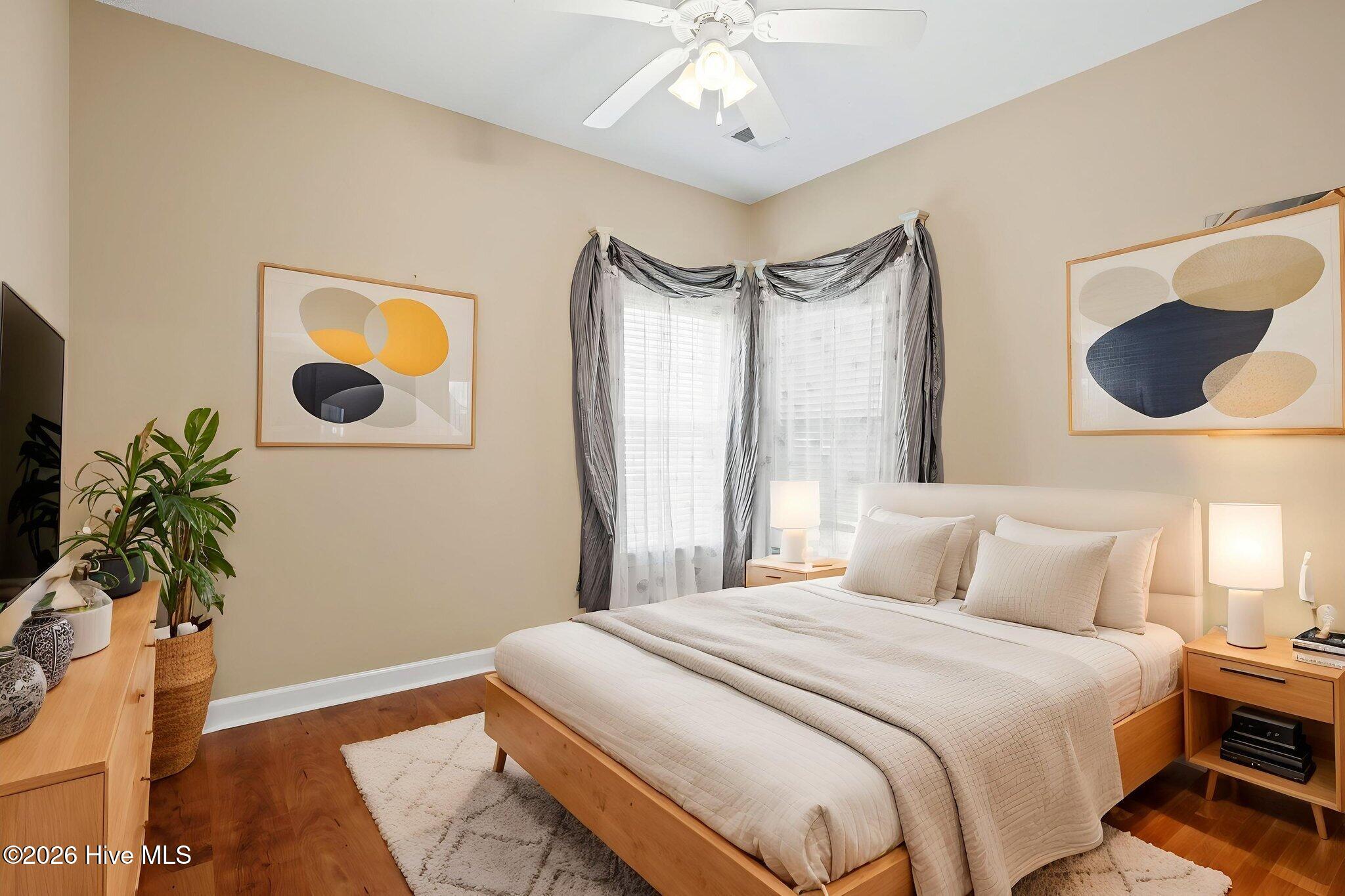 100567256 | Photo 34