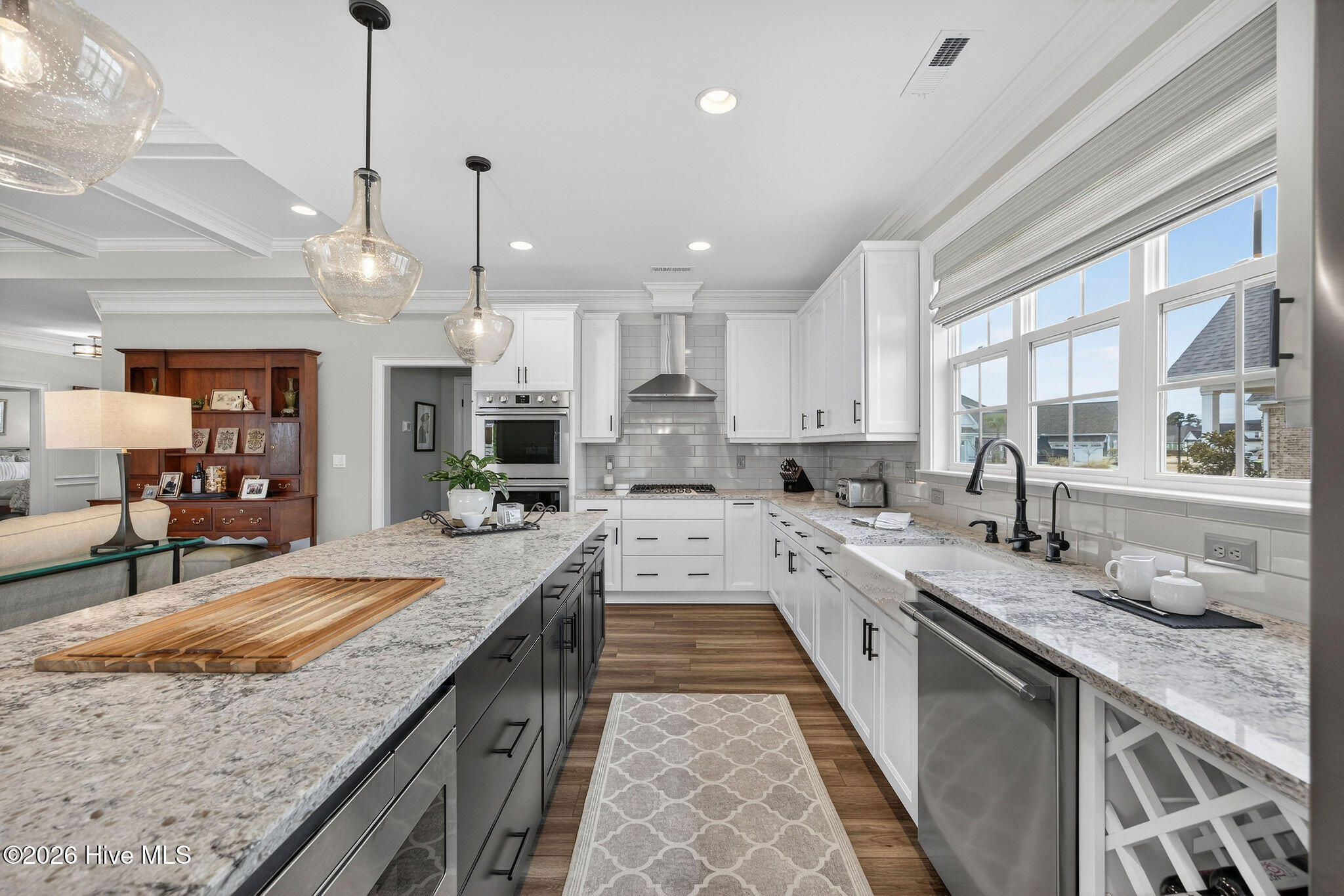 100556819 | Photo 11