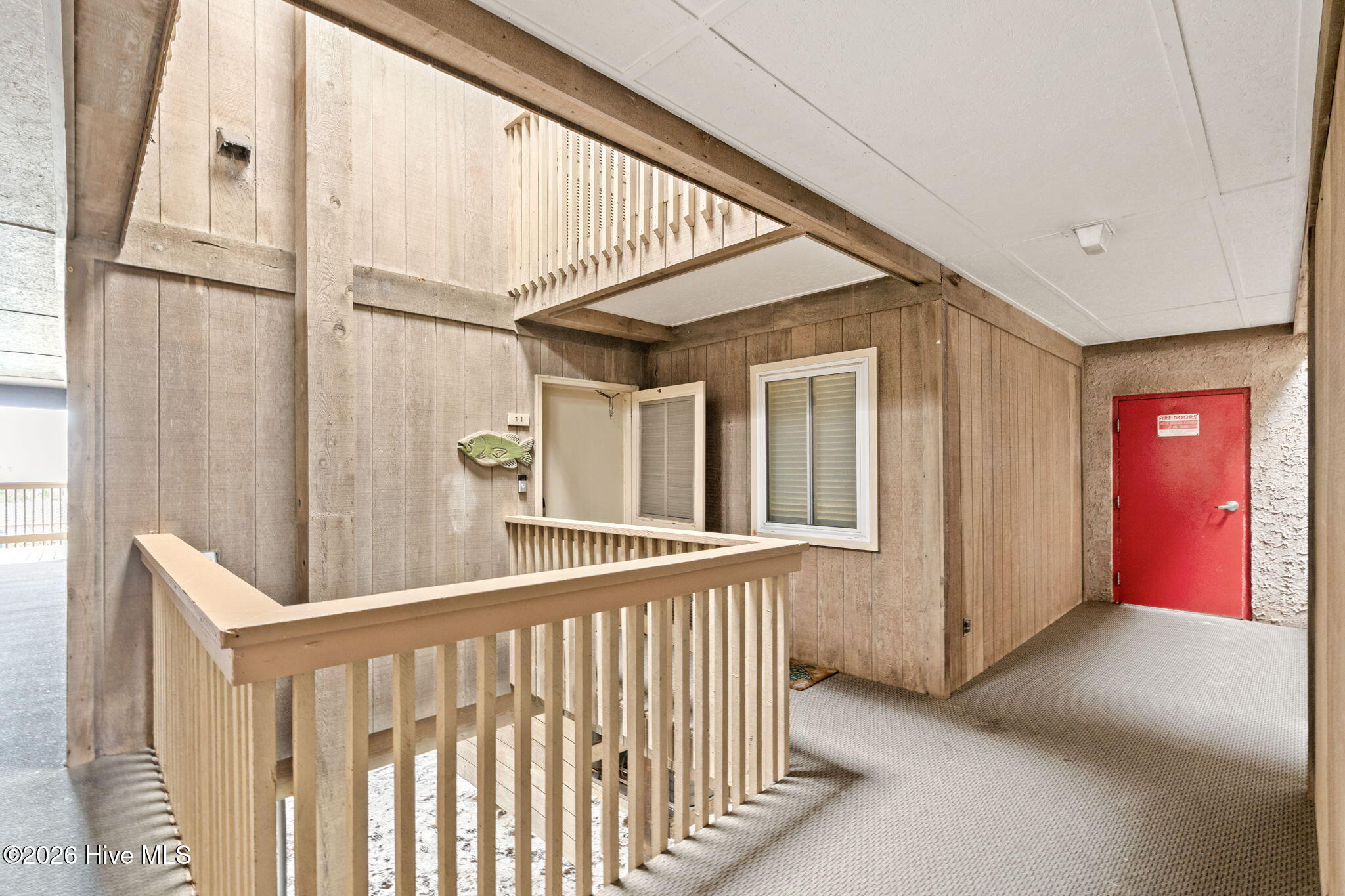 100547029 | Photo 41