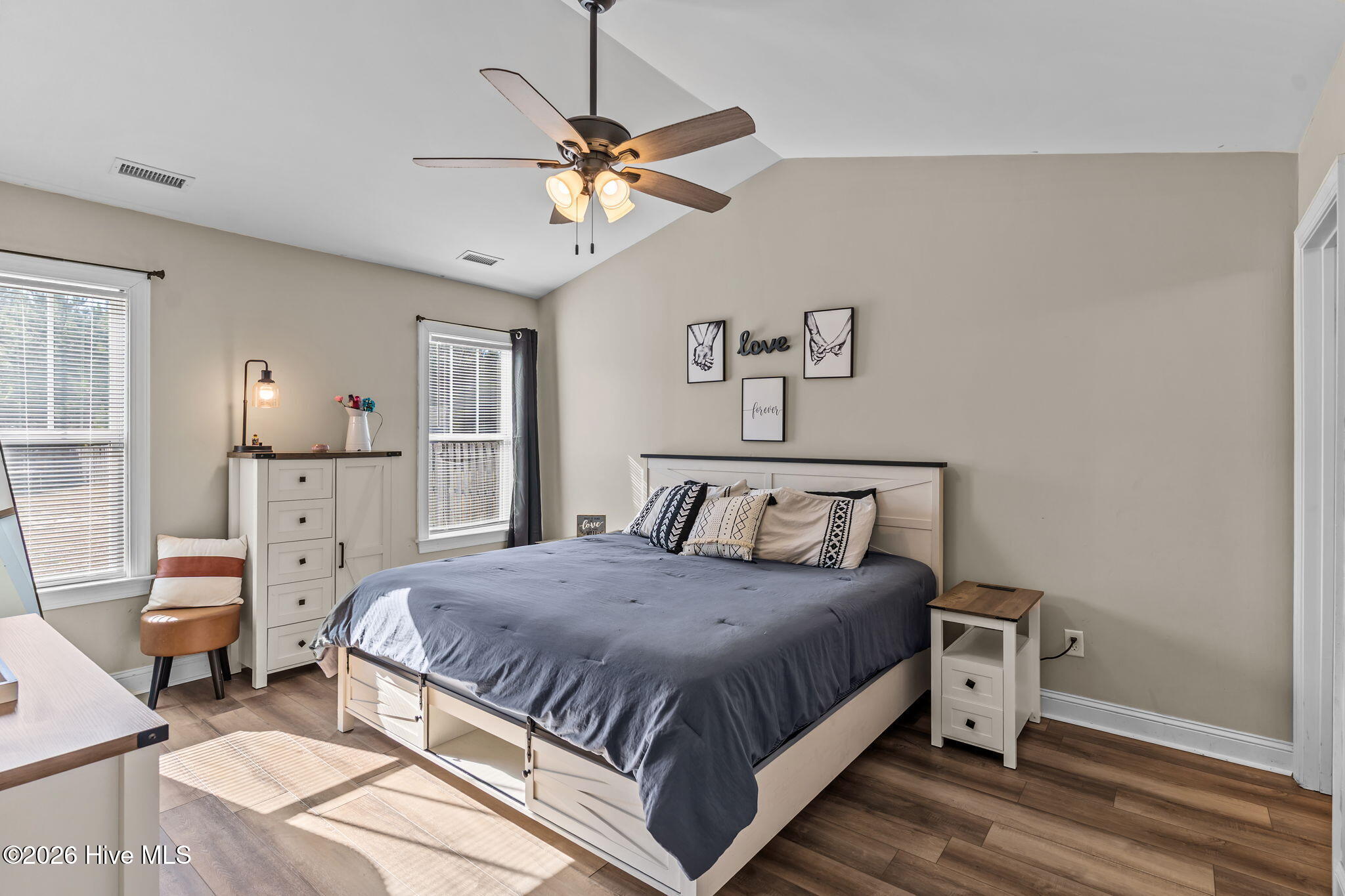 100550911 | Photo 21