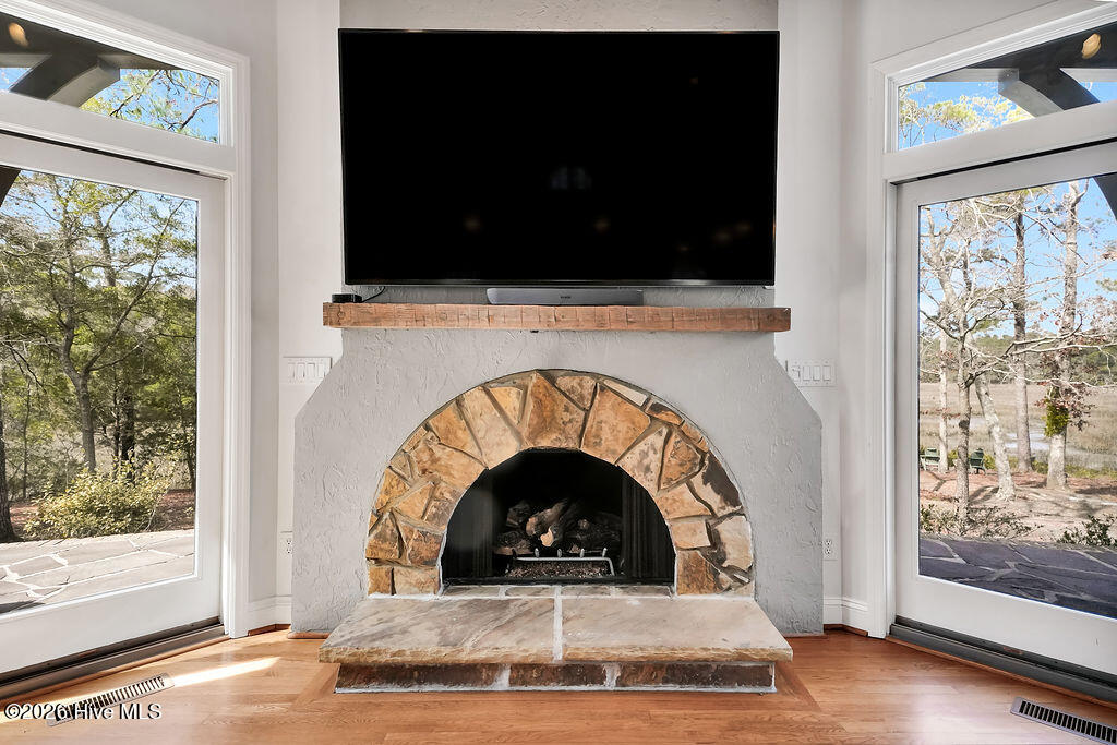 100564190 | Photo 15