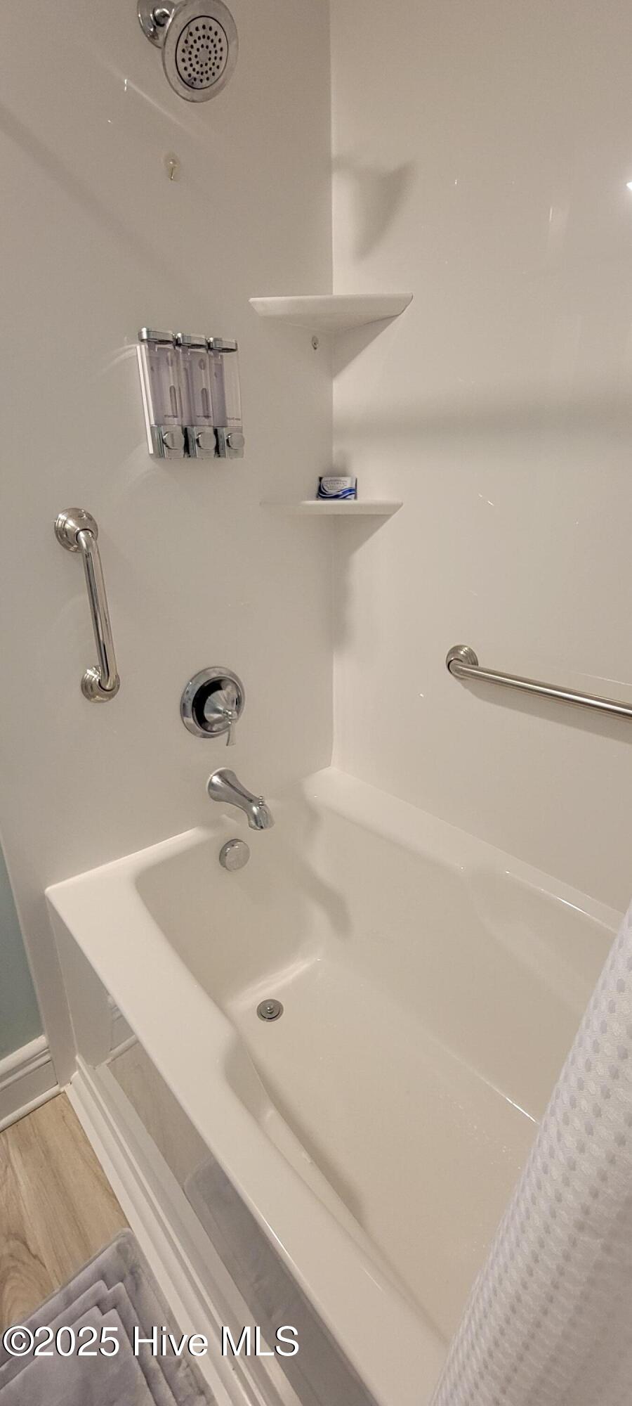 100538721 | Photo 34