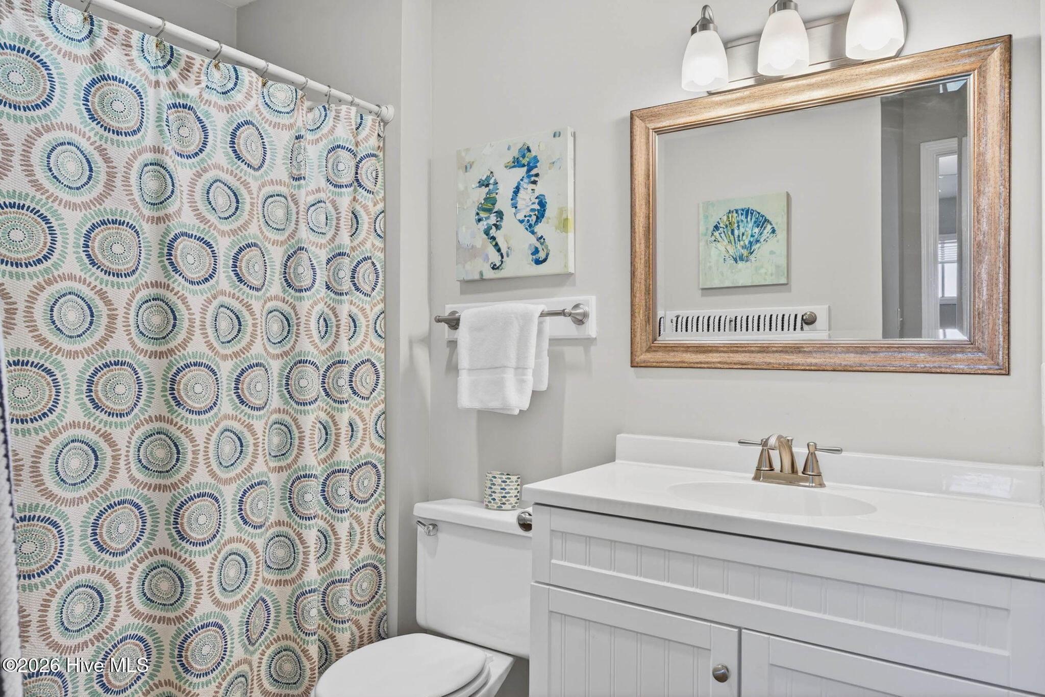 100570514 | Photo 35