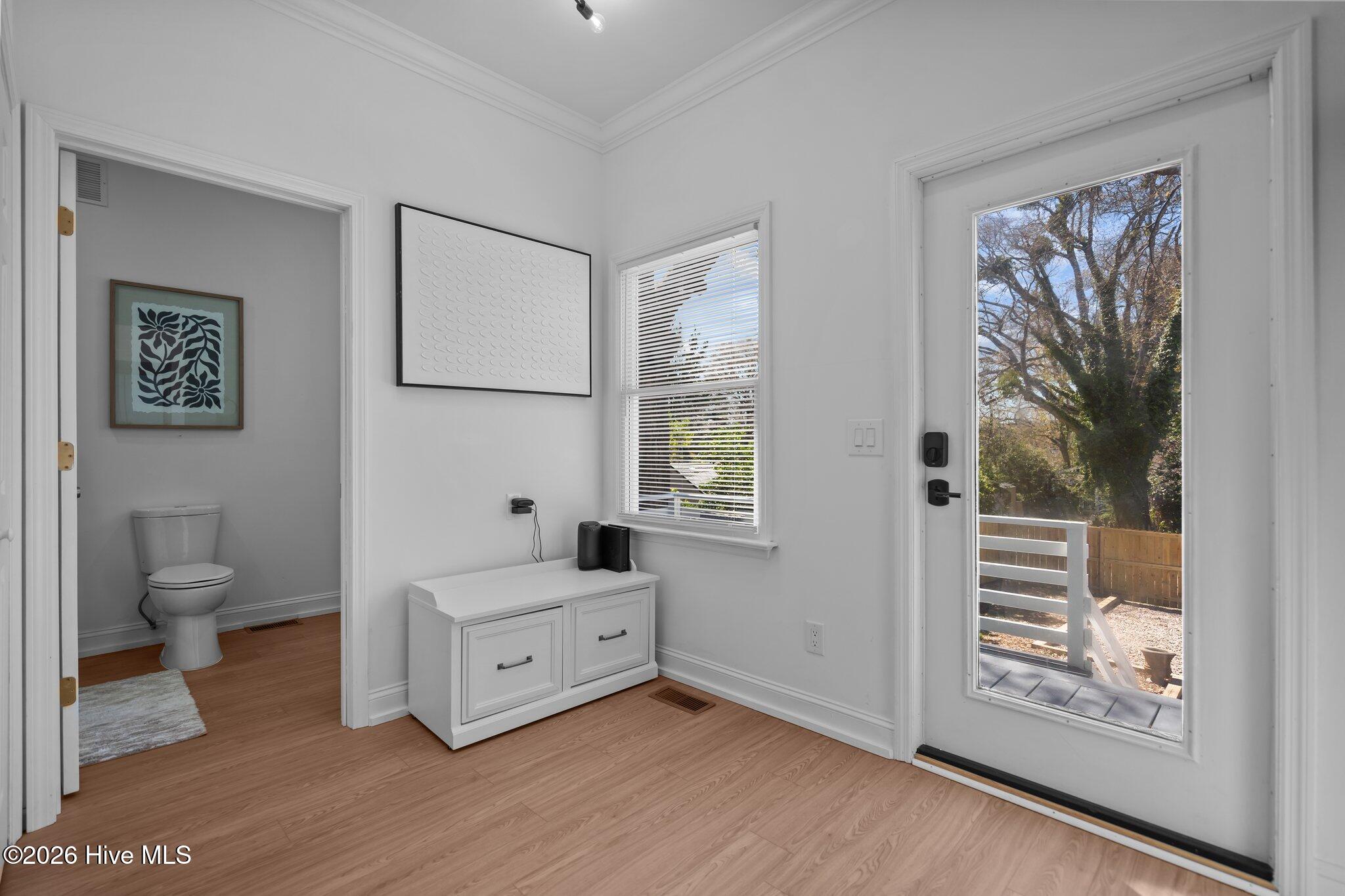 100550595 | Photo 24