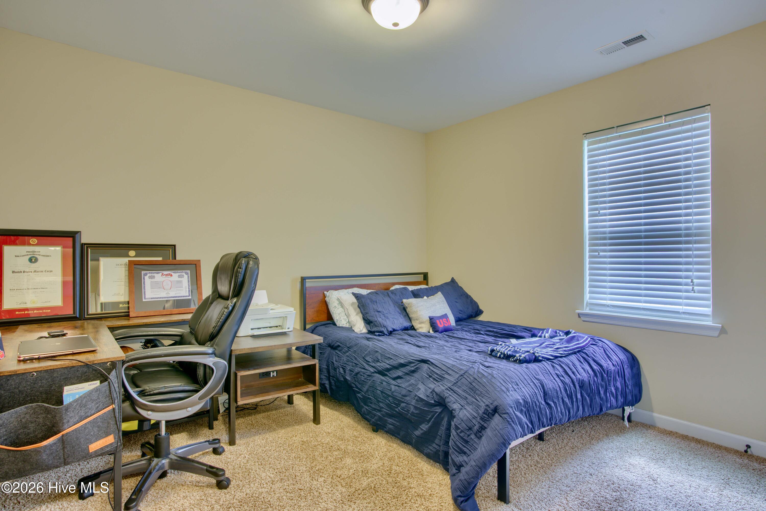 100563081 | Photo 15