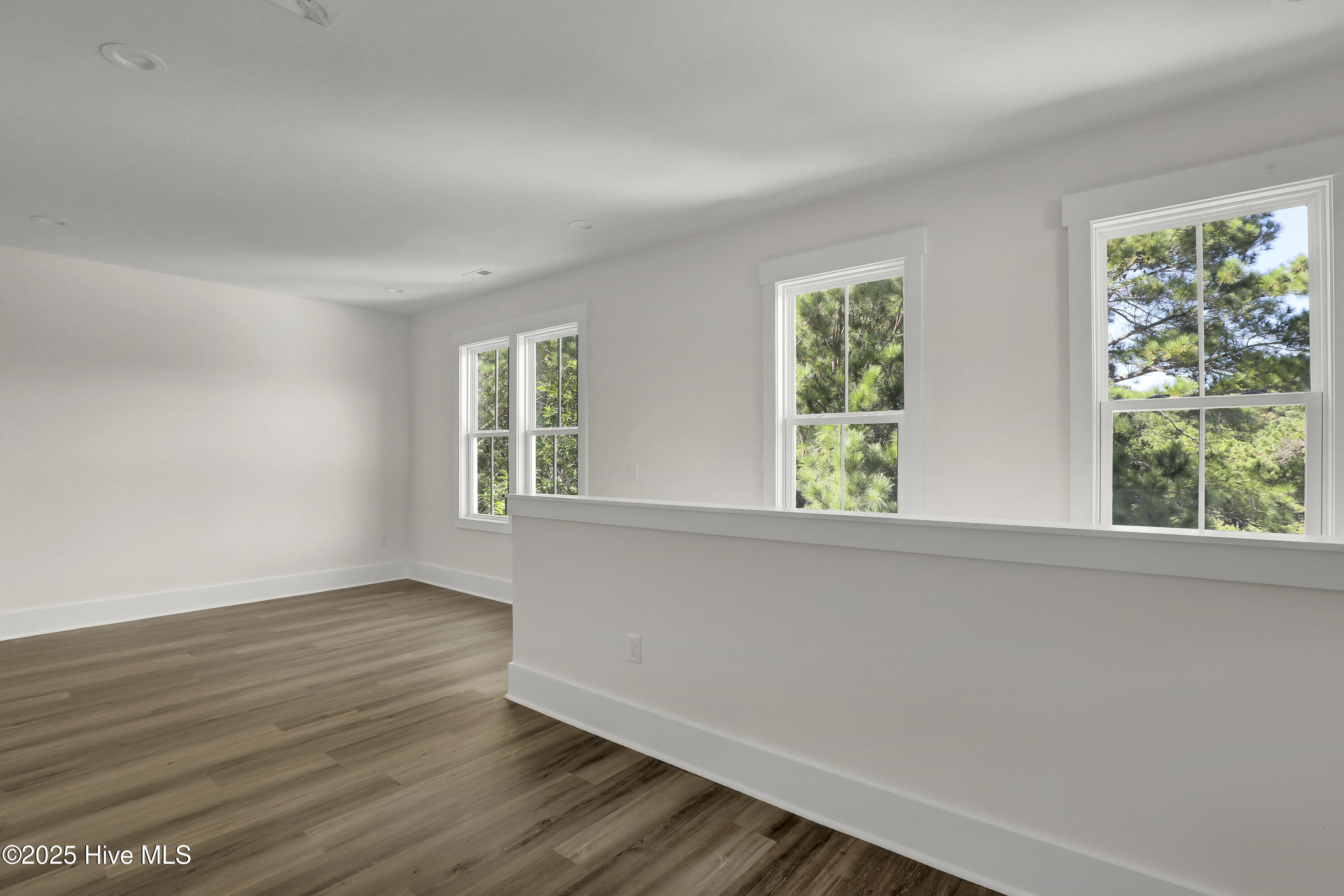 100536575 | Photo 22