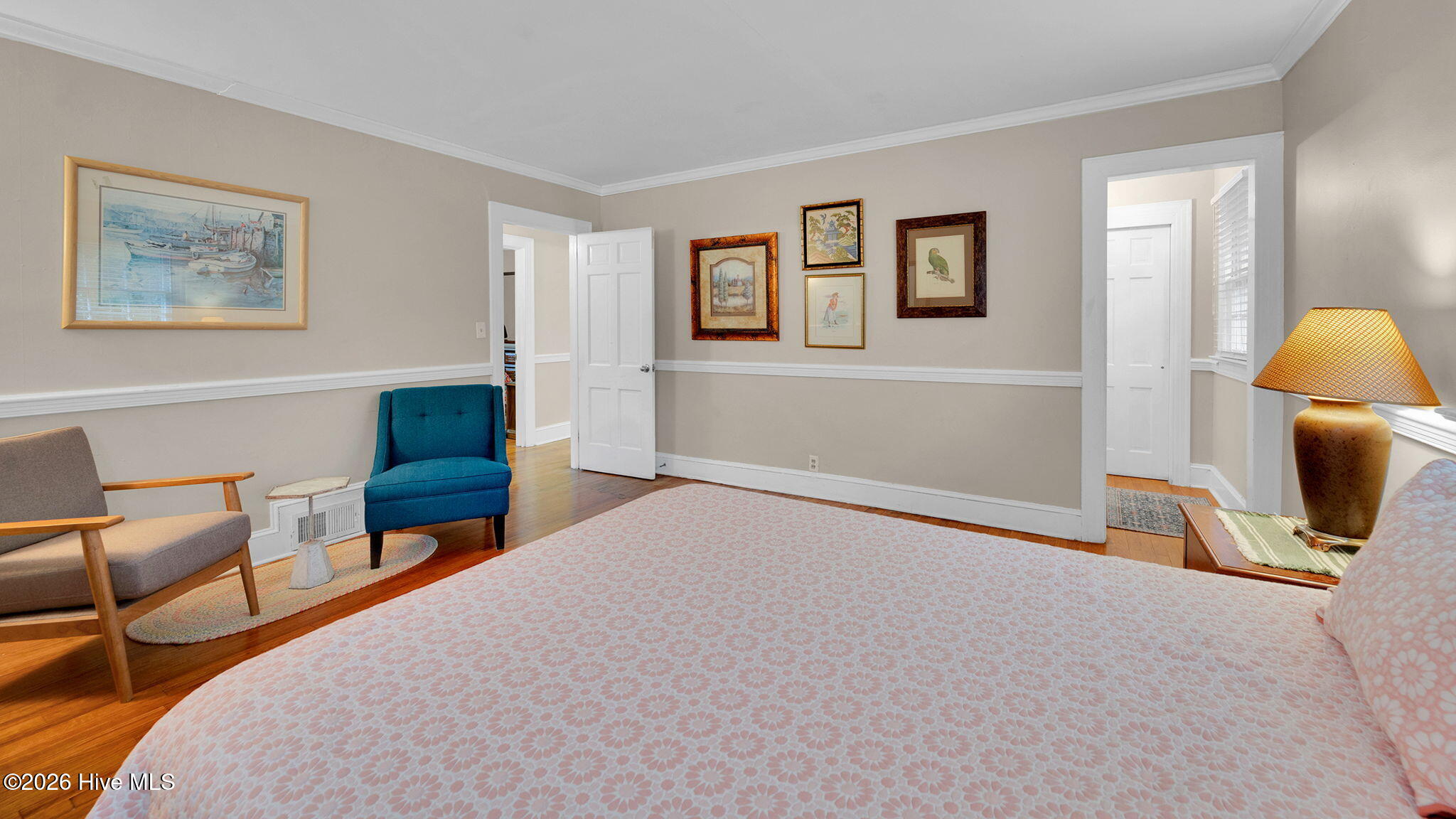 14-web-or-mls-1902 Sherwood Drive-14