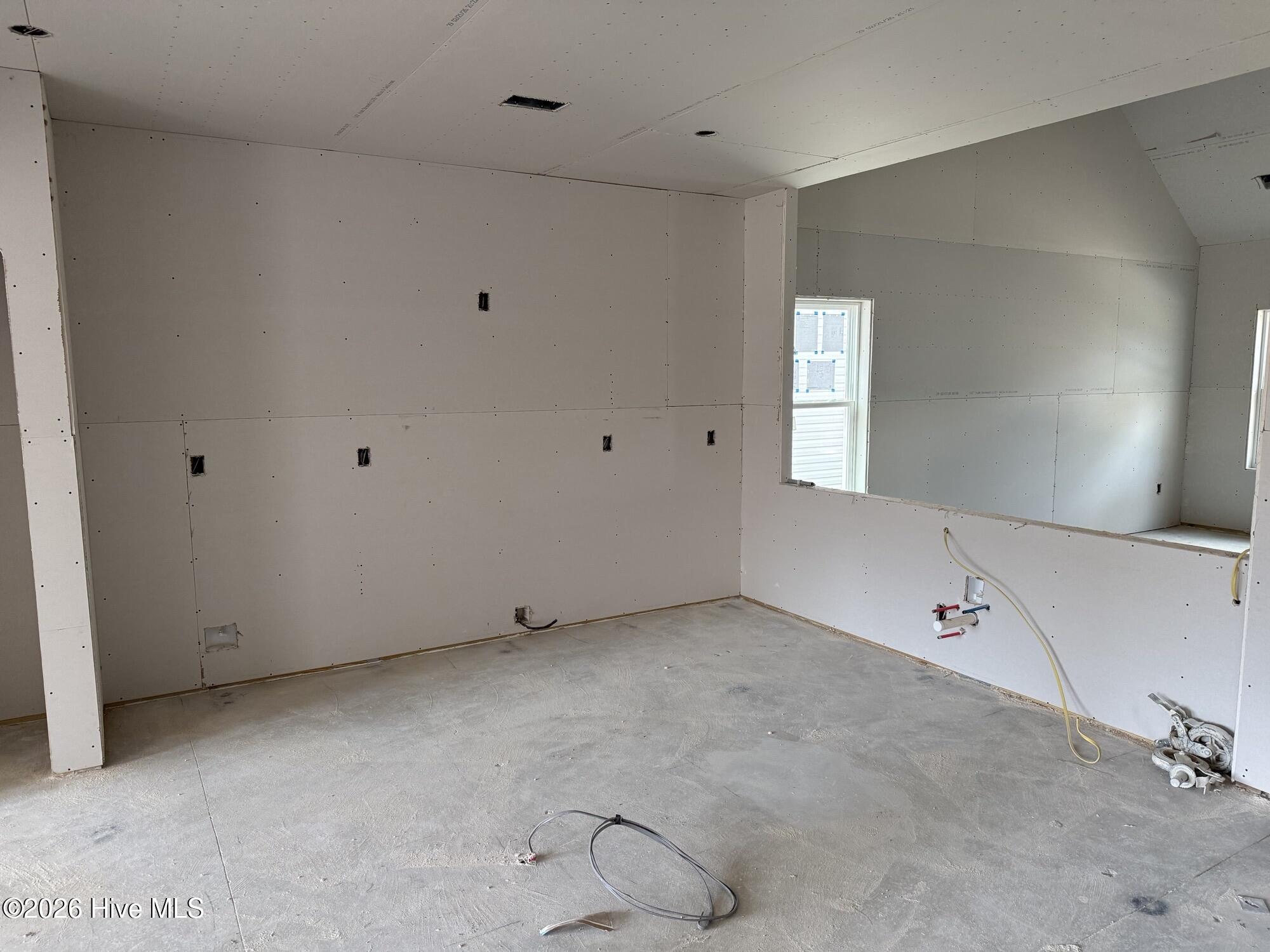 100549745 | Photo 14