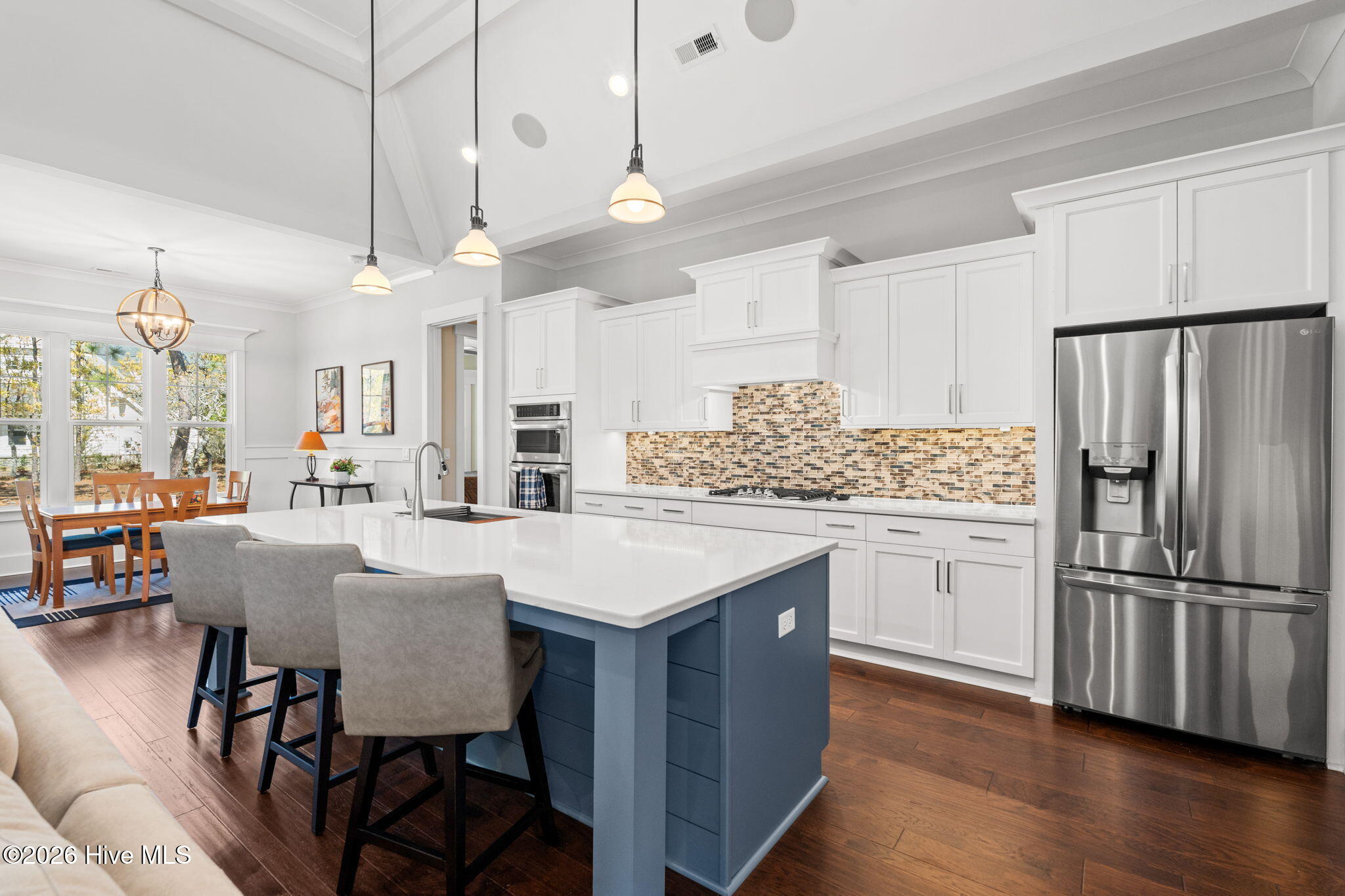 100564943 | Photo 12