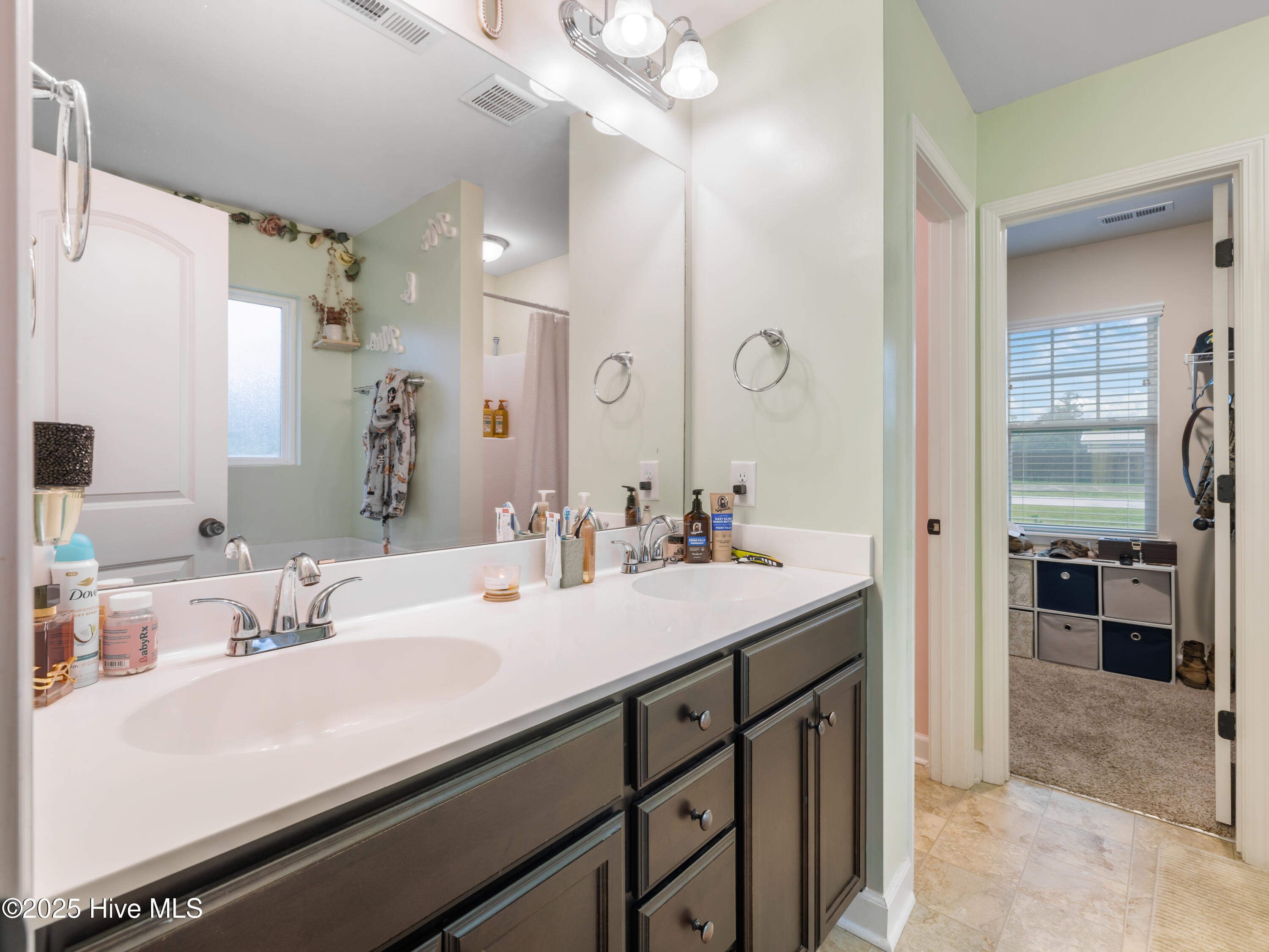 100512056 | Photo 31