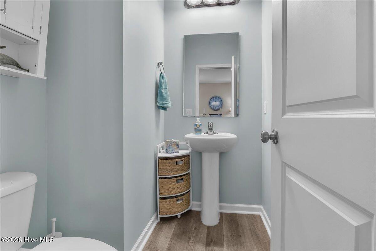 100558100 | Photo 18