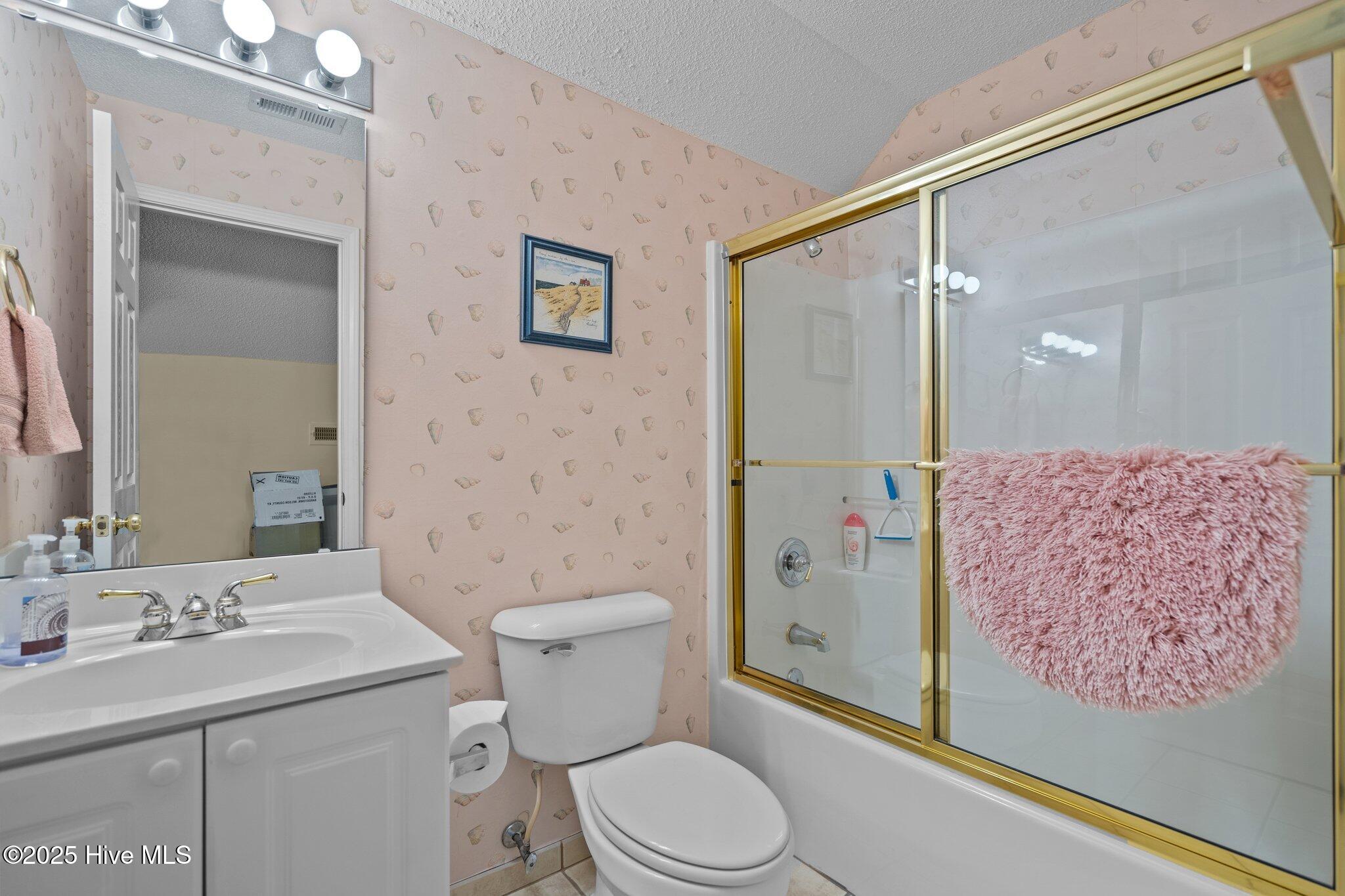 100515832 | Photo 43