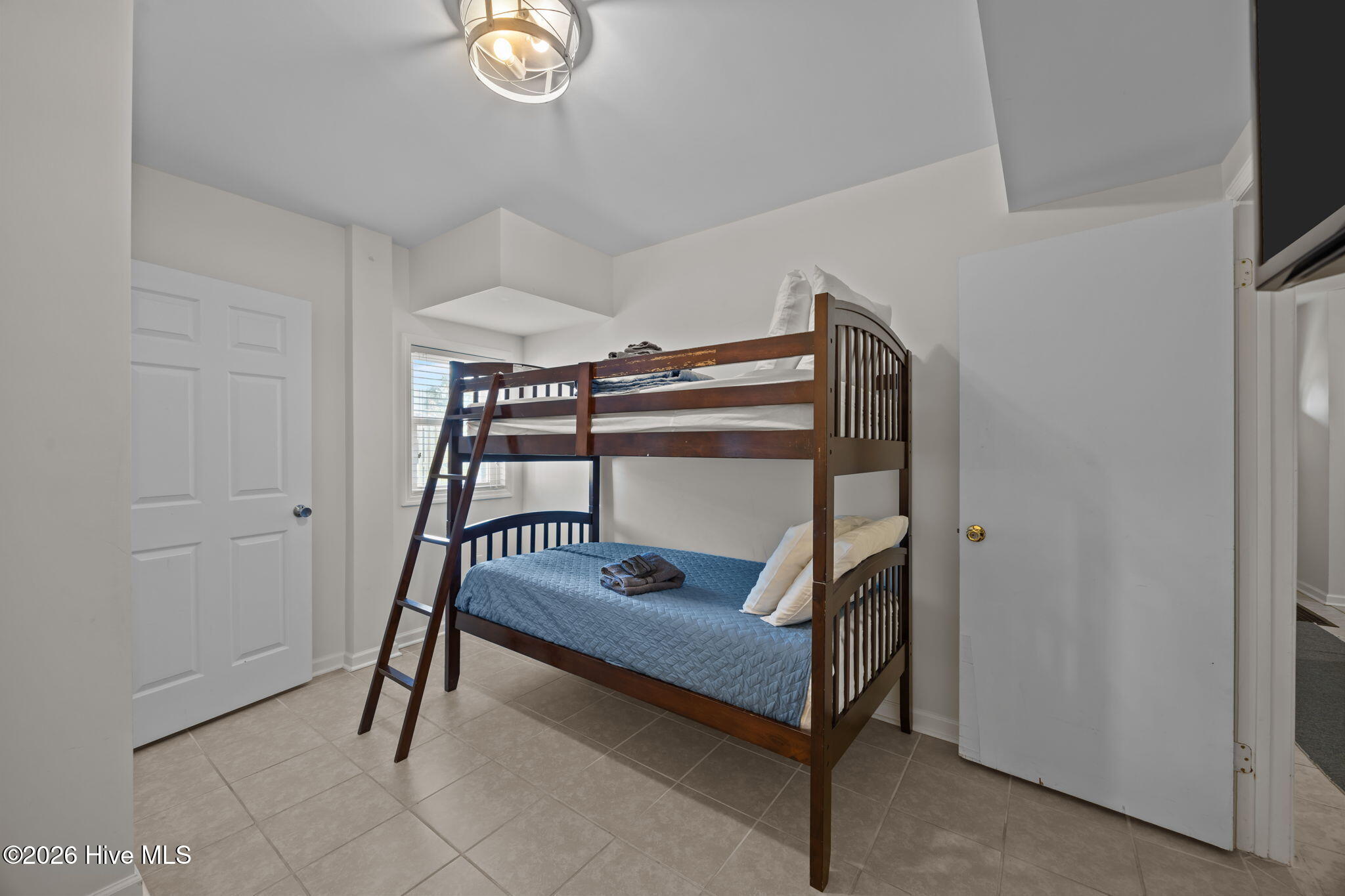 100552001 | Photo 15