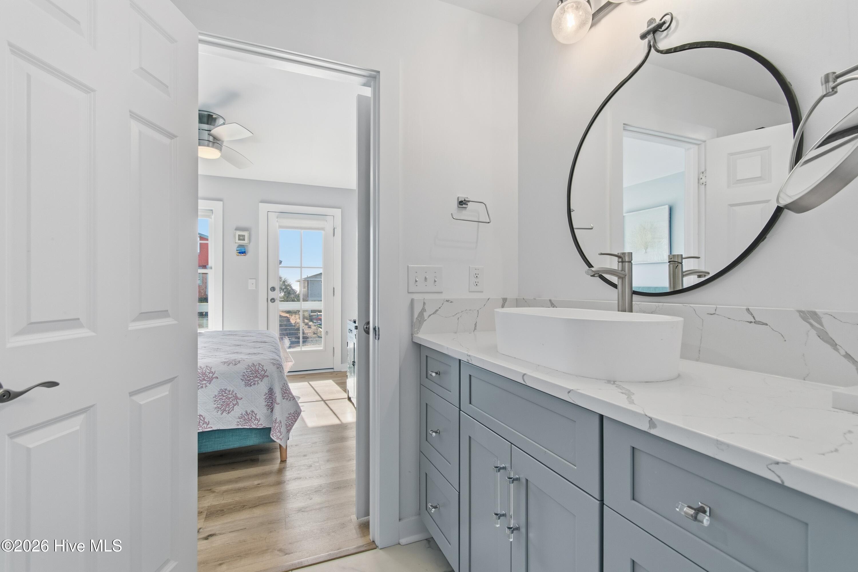 100547553 | Photo 29