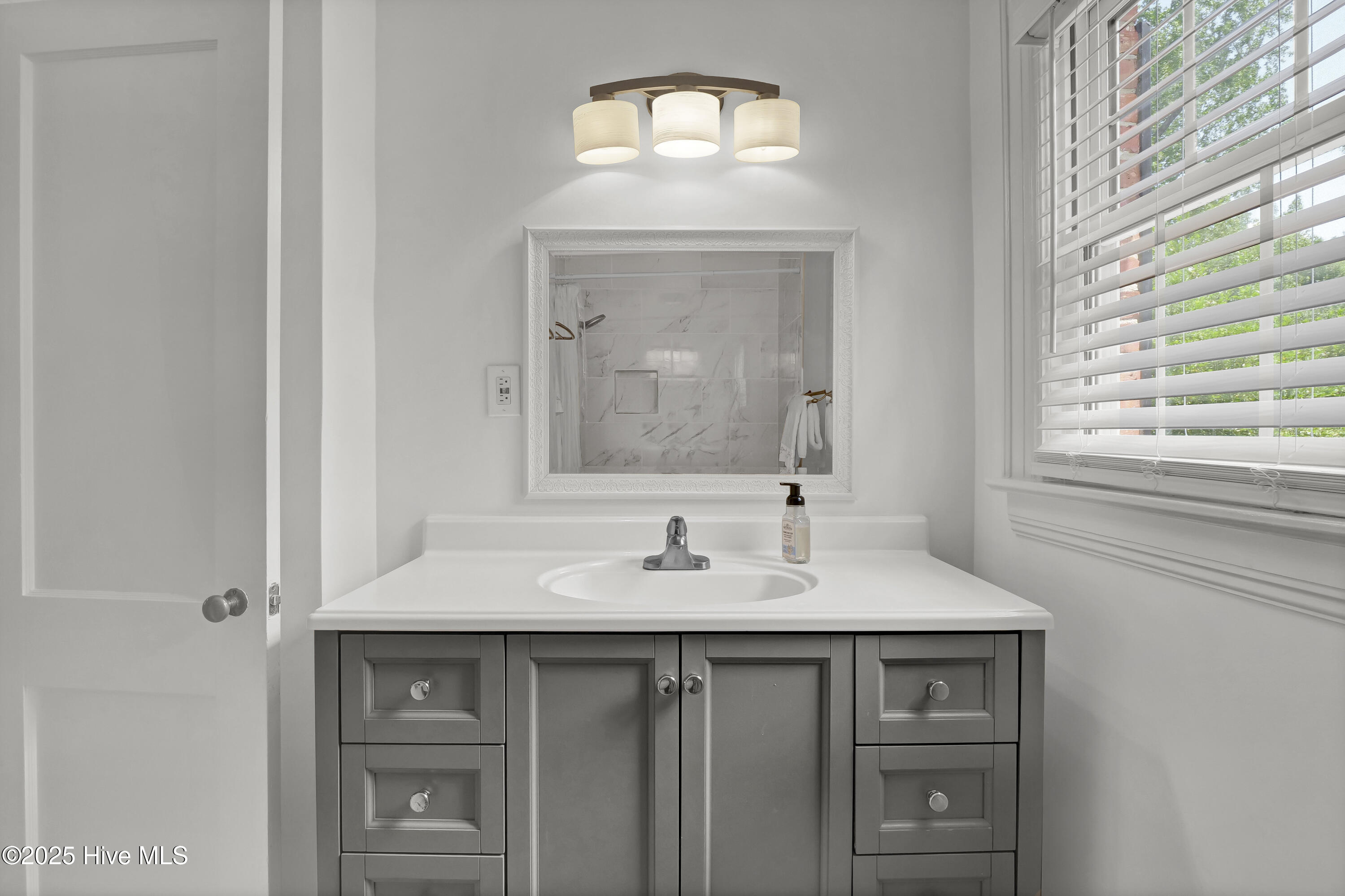 100557431 | Photo 21