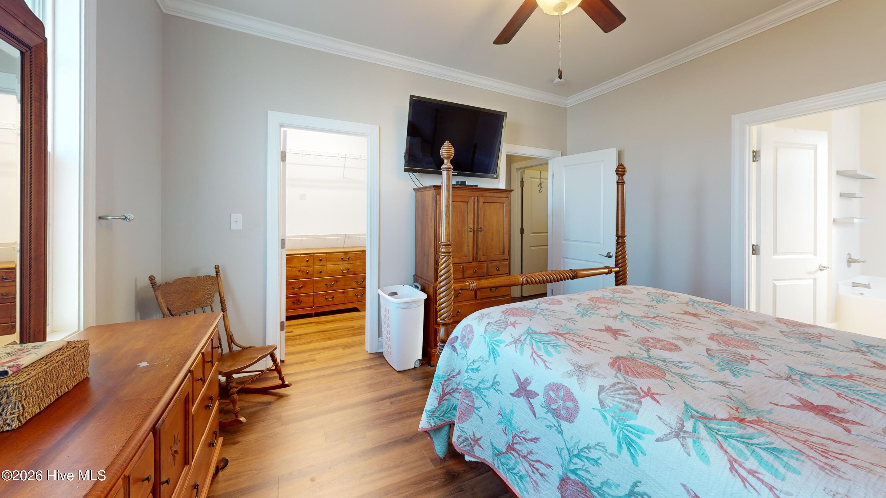 100547102 | Photo 26