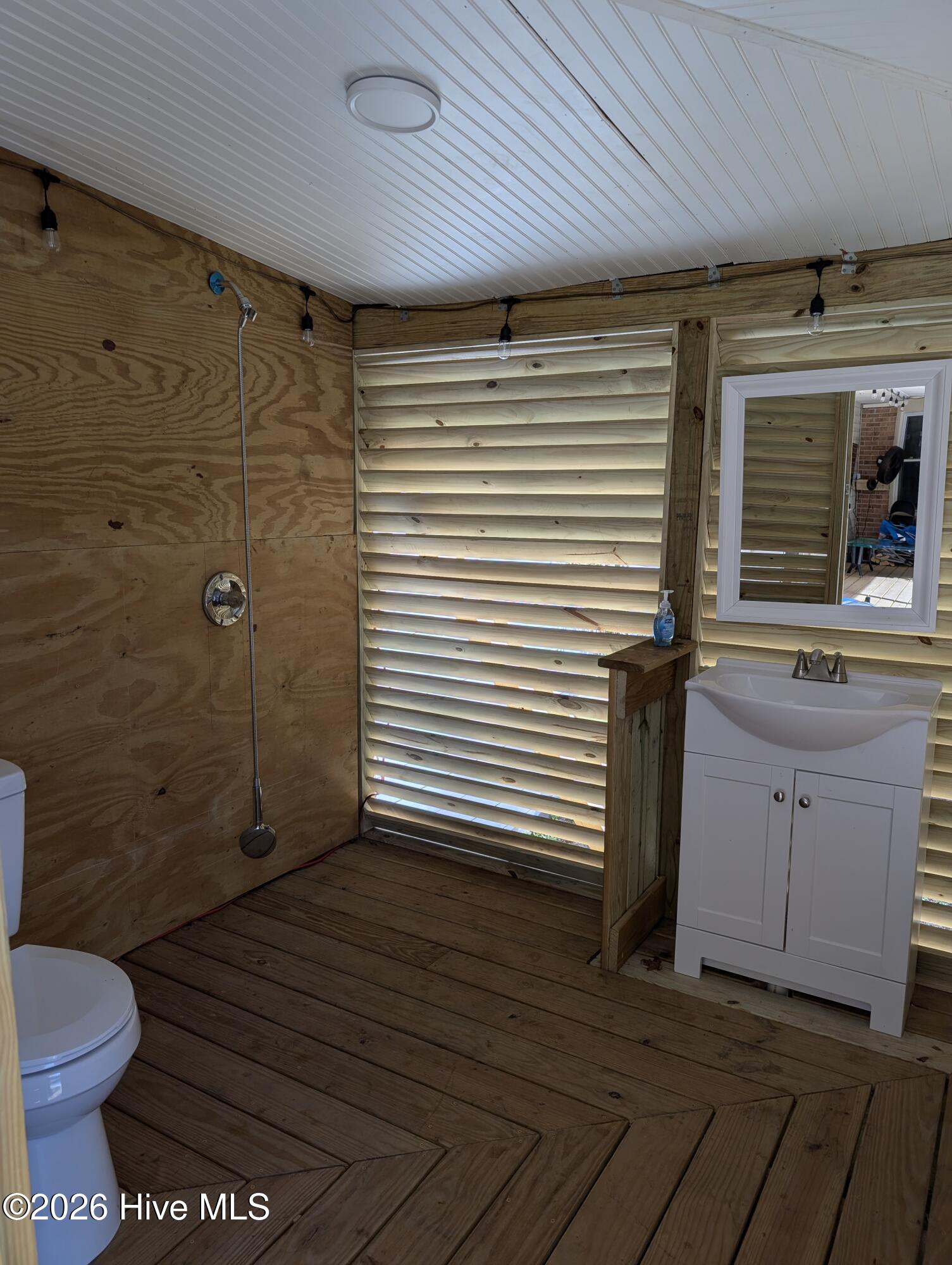 100550544 | Photo 28