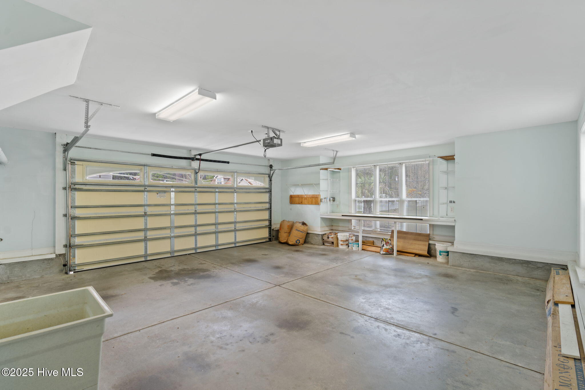 100541606 | Photo 42