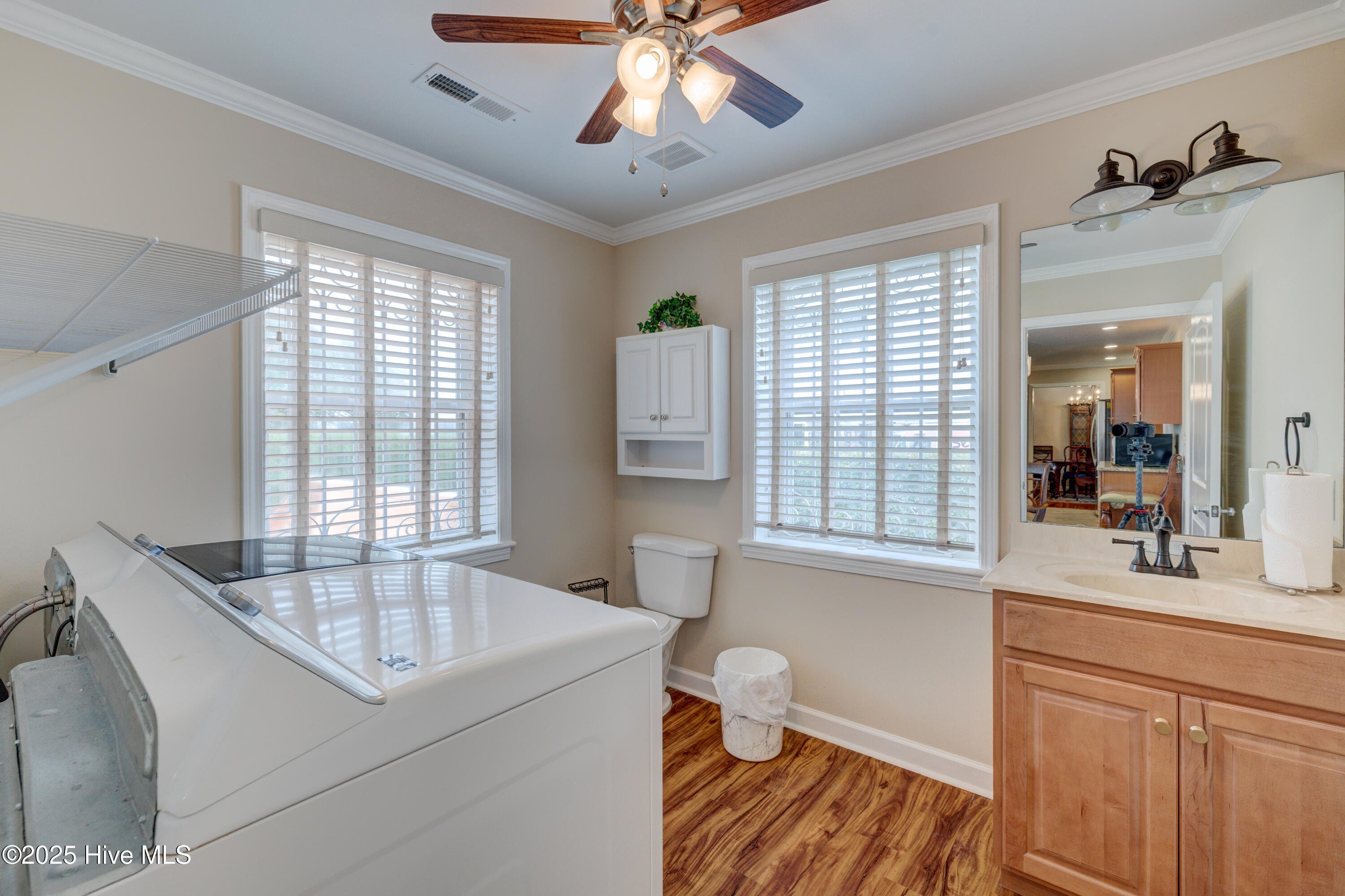 100523931 | Photo 25