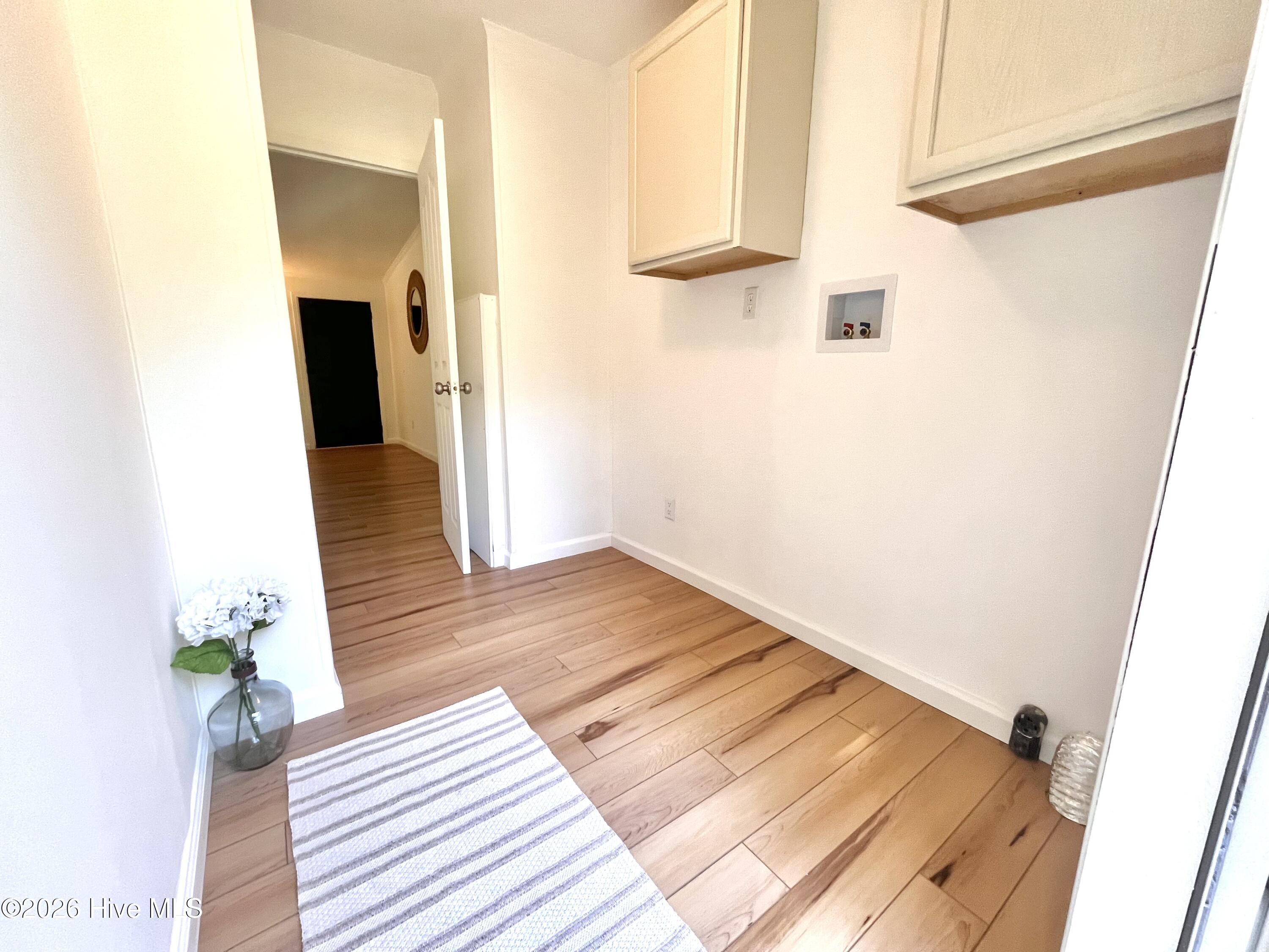 100570125 | Photo 19