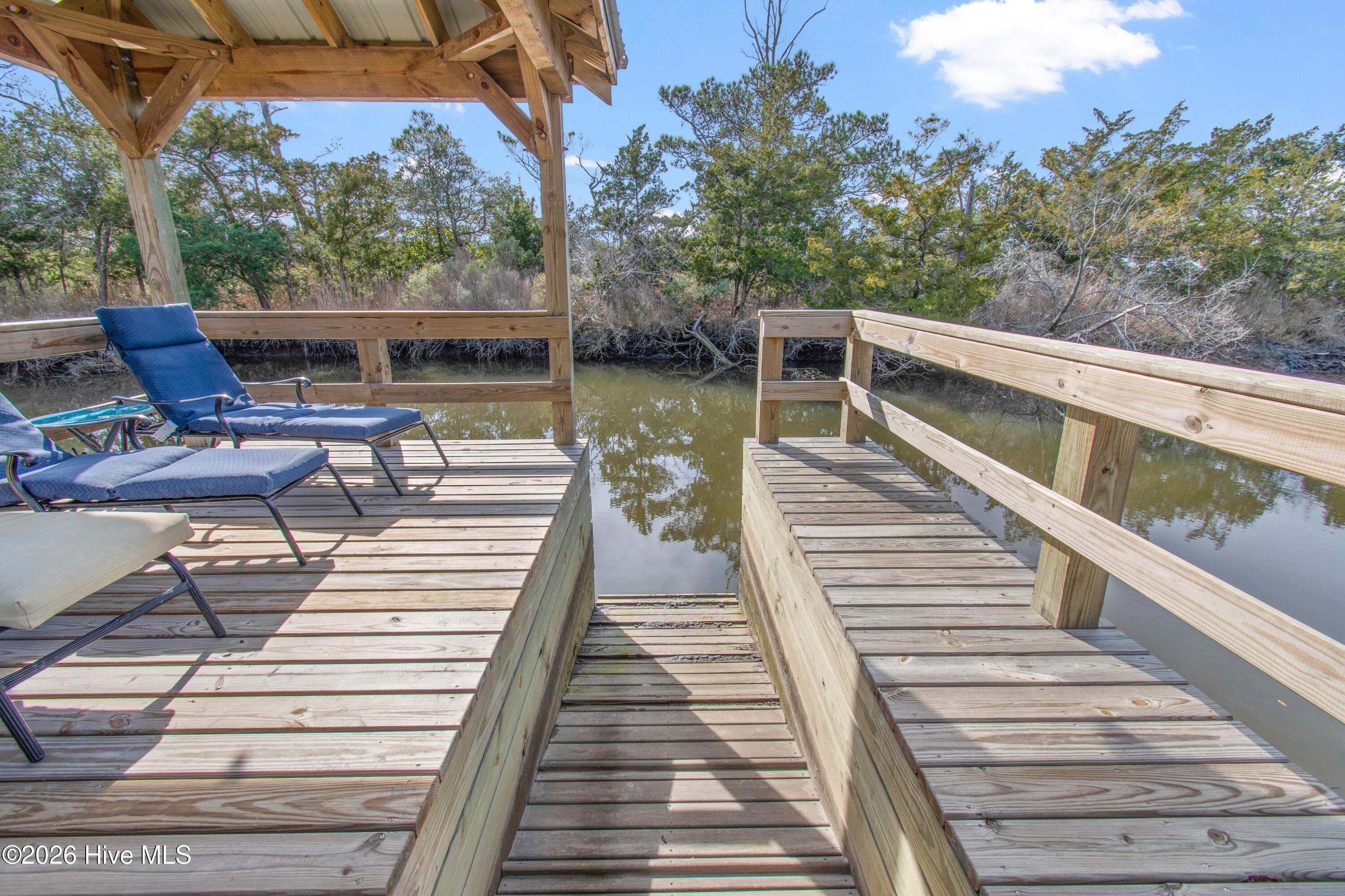 100549205 | Photo 50