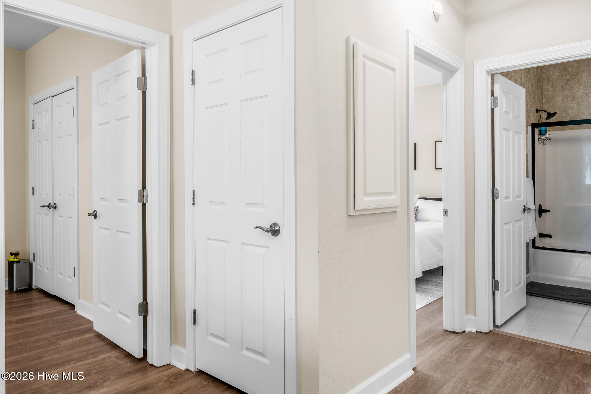 100568438 | Photo 32