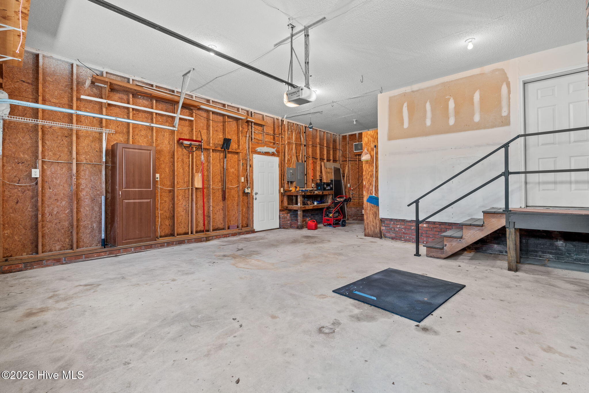 100564721 | Photo 54