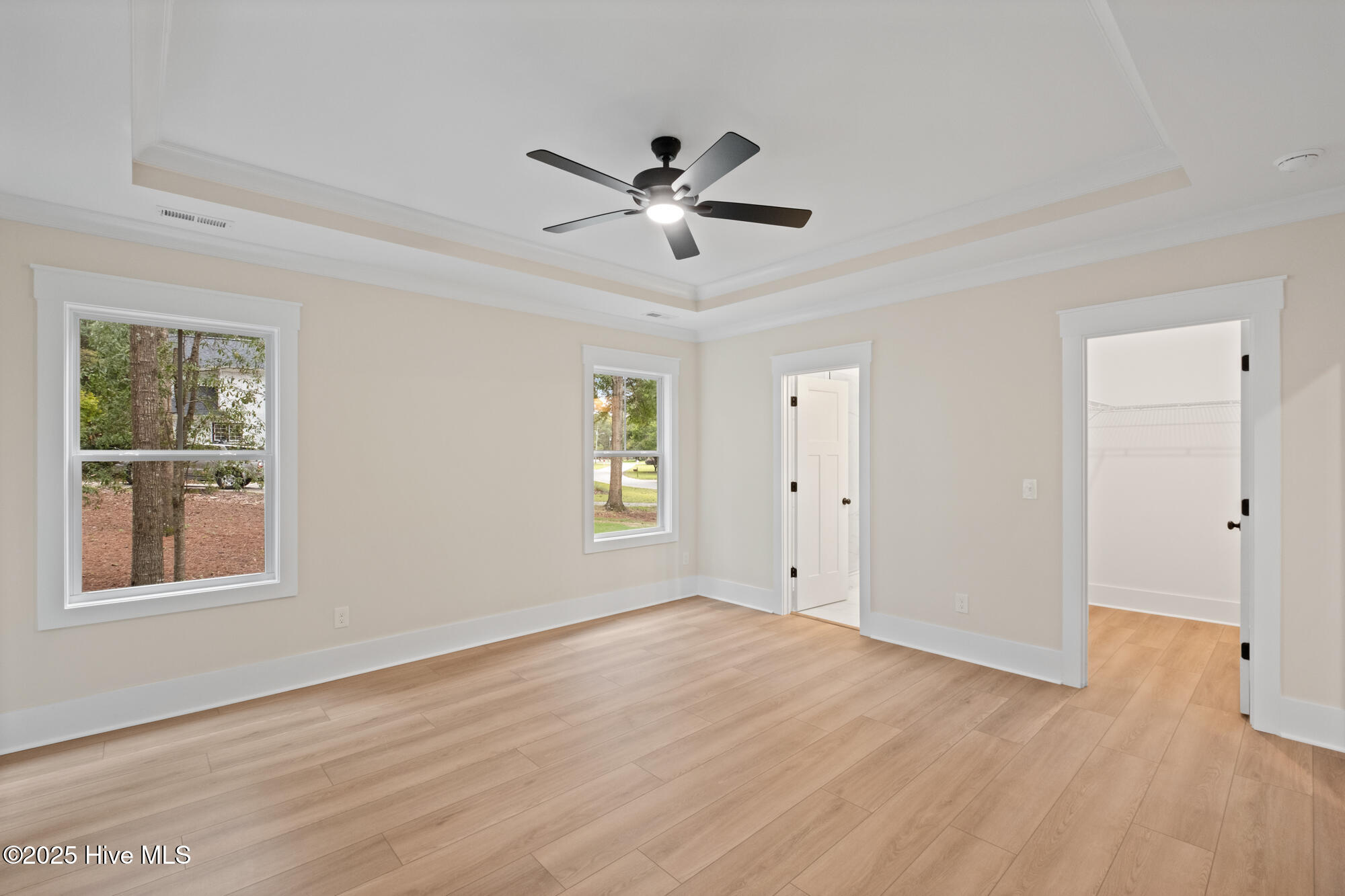 100524304 | Photo 16