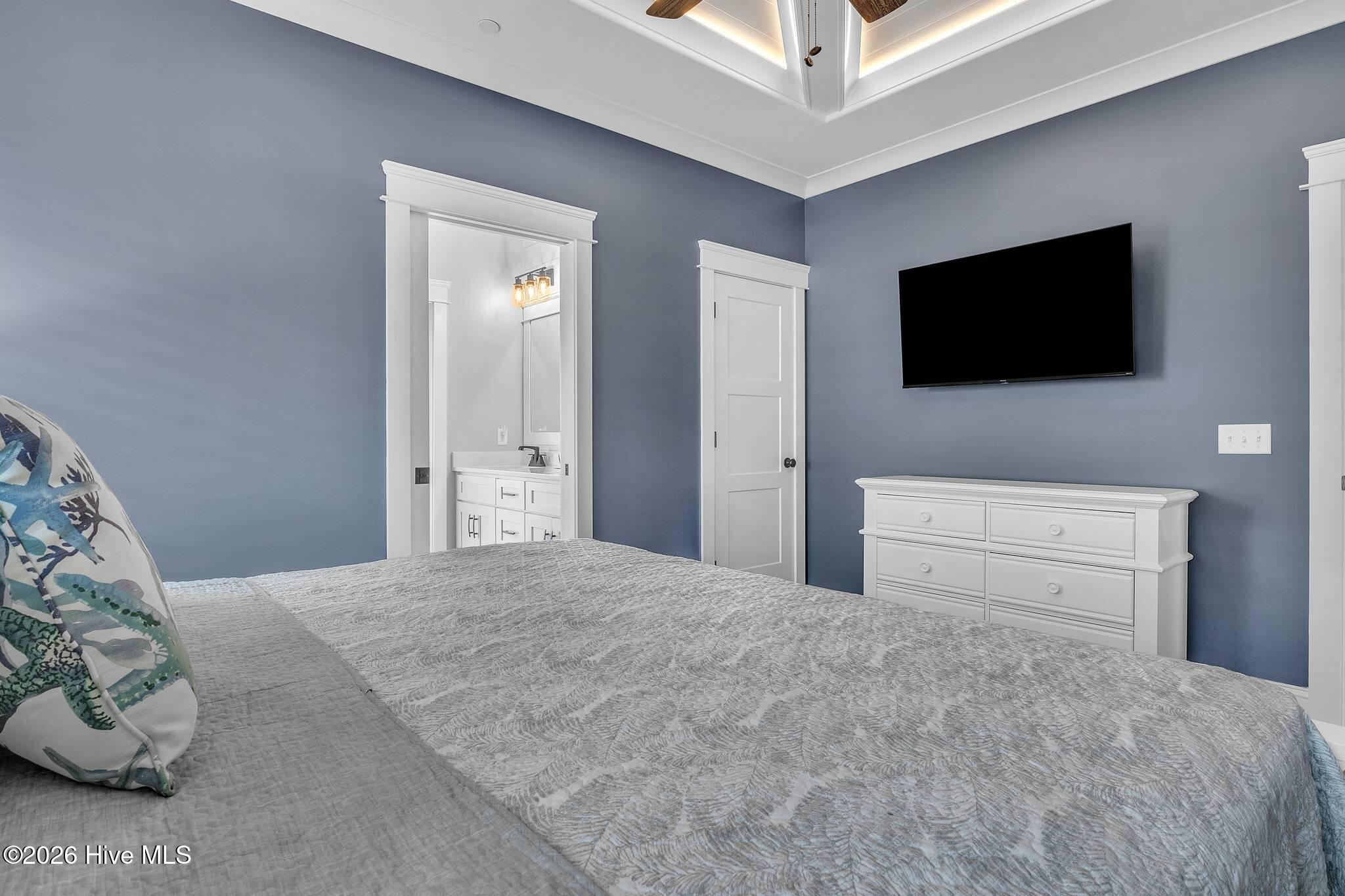 100558345 | Photo 79