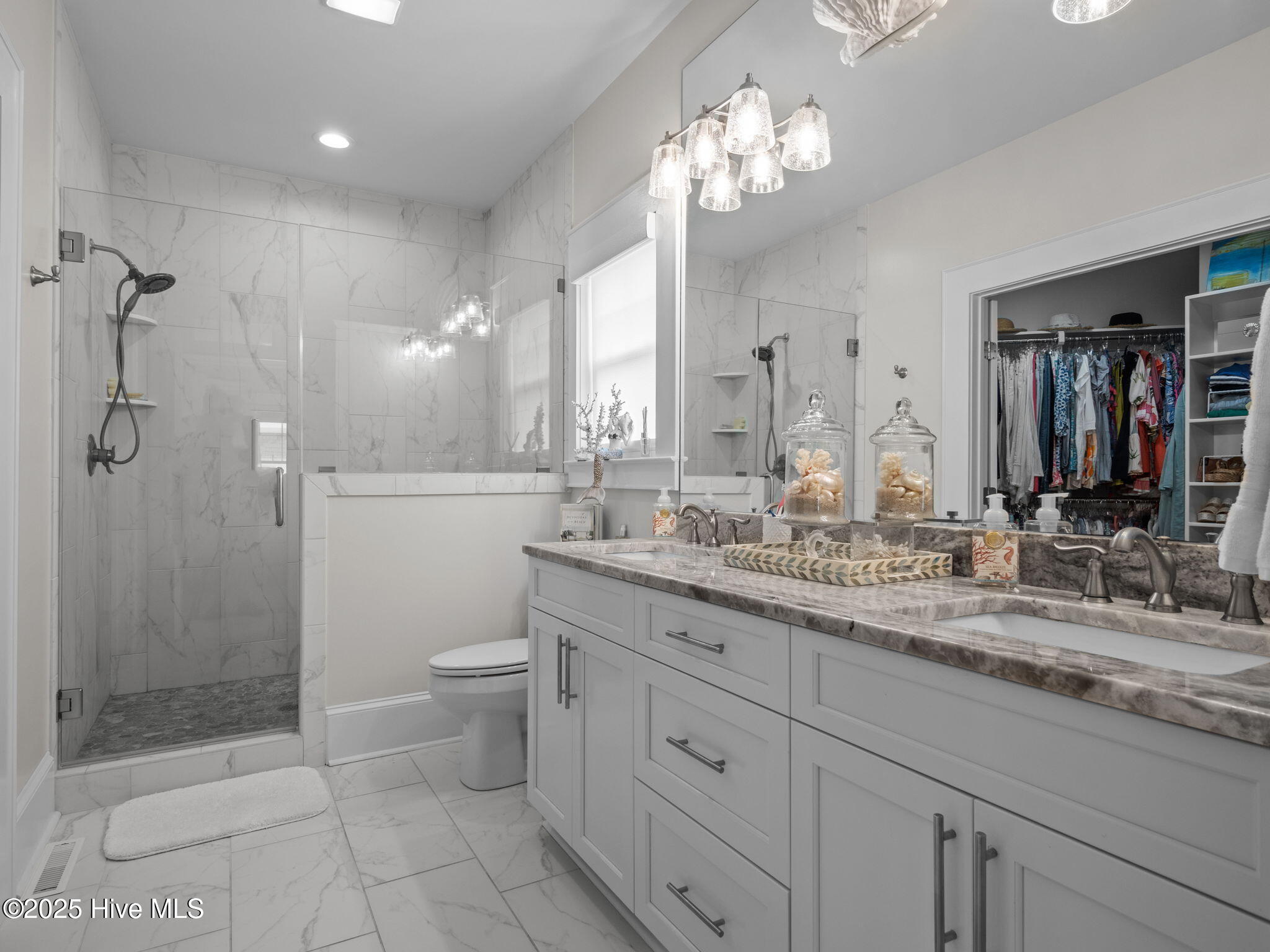 100527166 | Photo 41