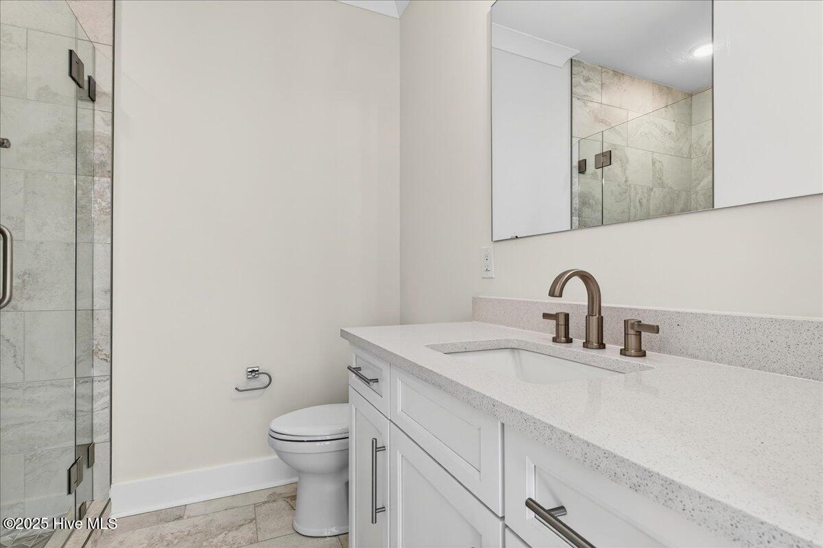 100542941 | Photo 45