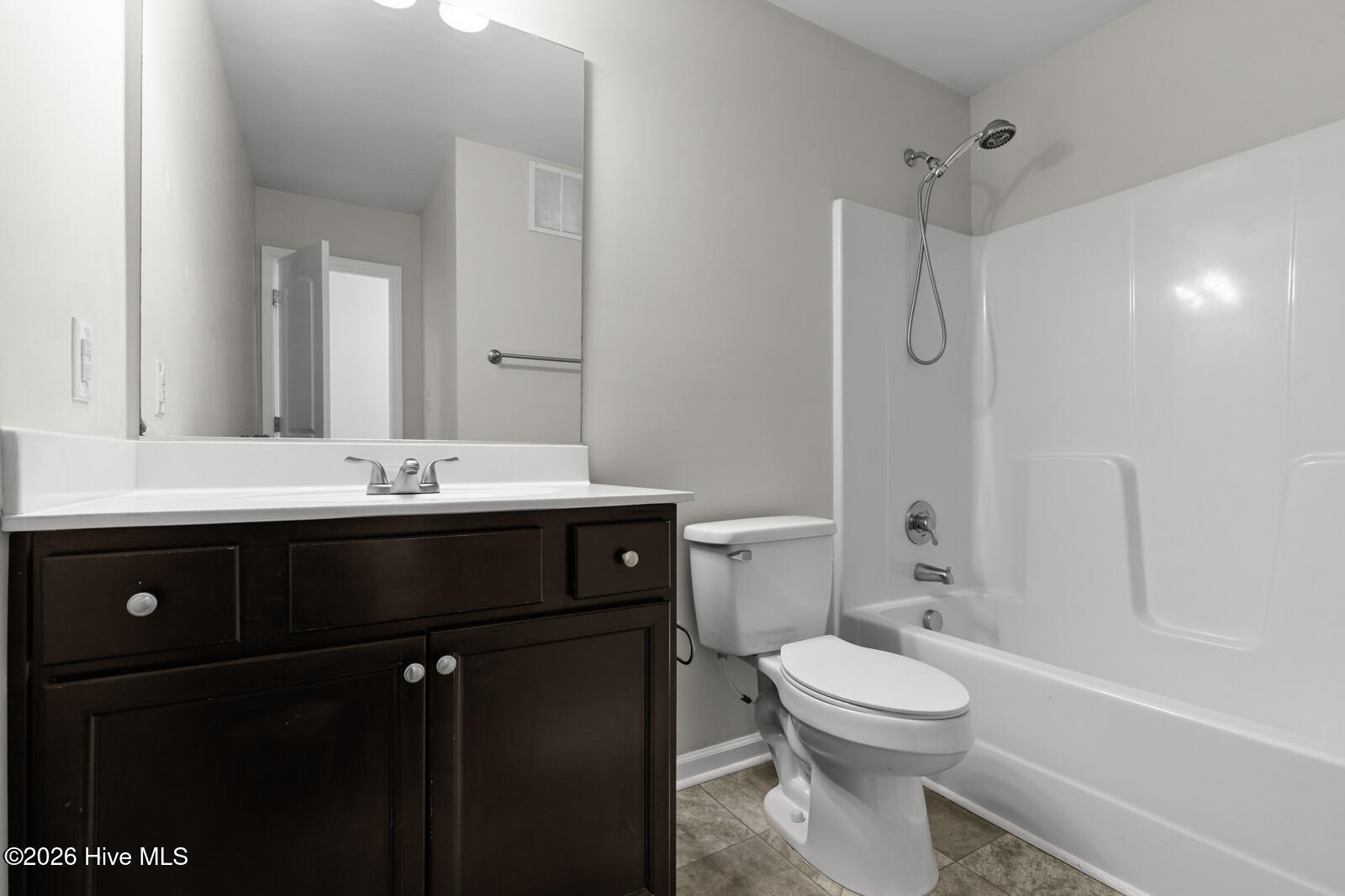 100563691 | Photo 11