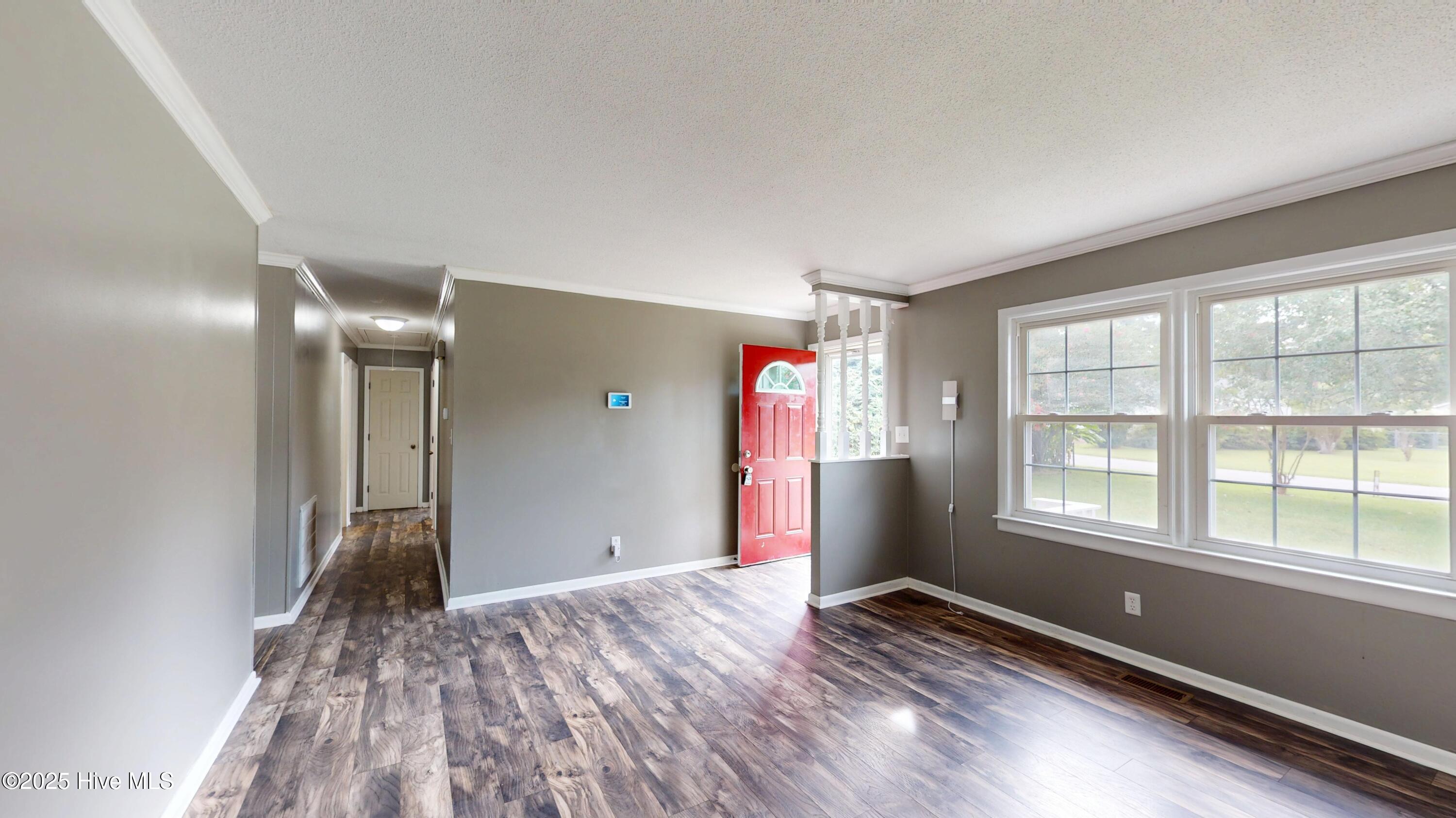 1023 Oak Drive, Jacksonville, NC 28546 – photo 12: Living Room