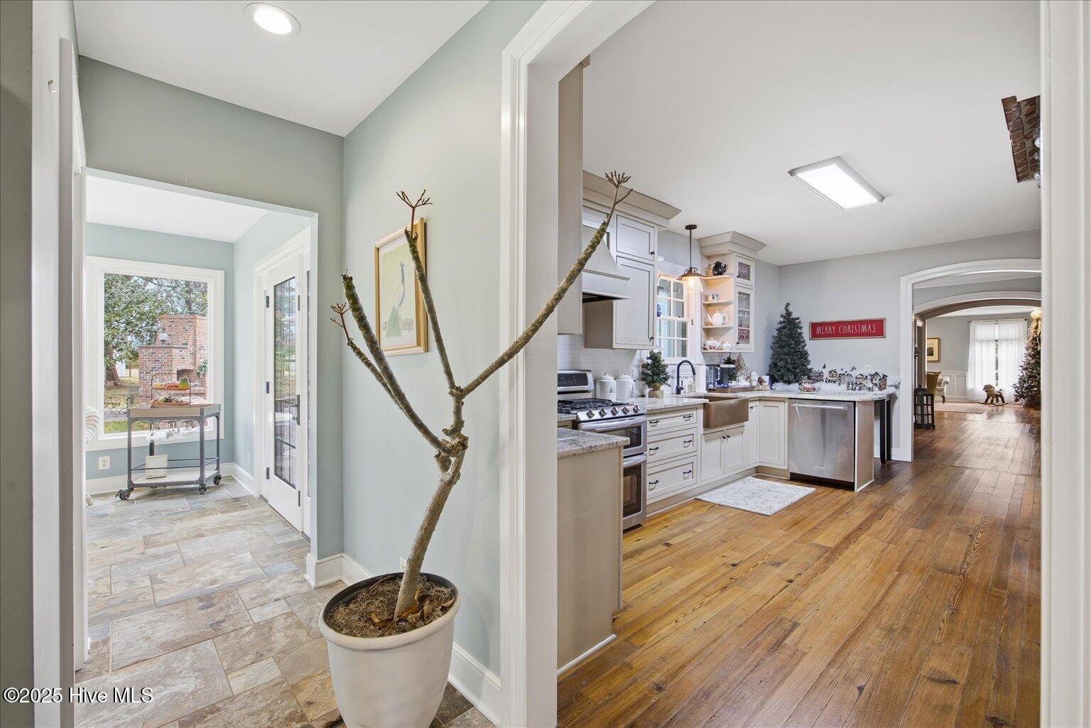 100545633 | Photo 19