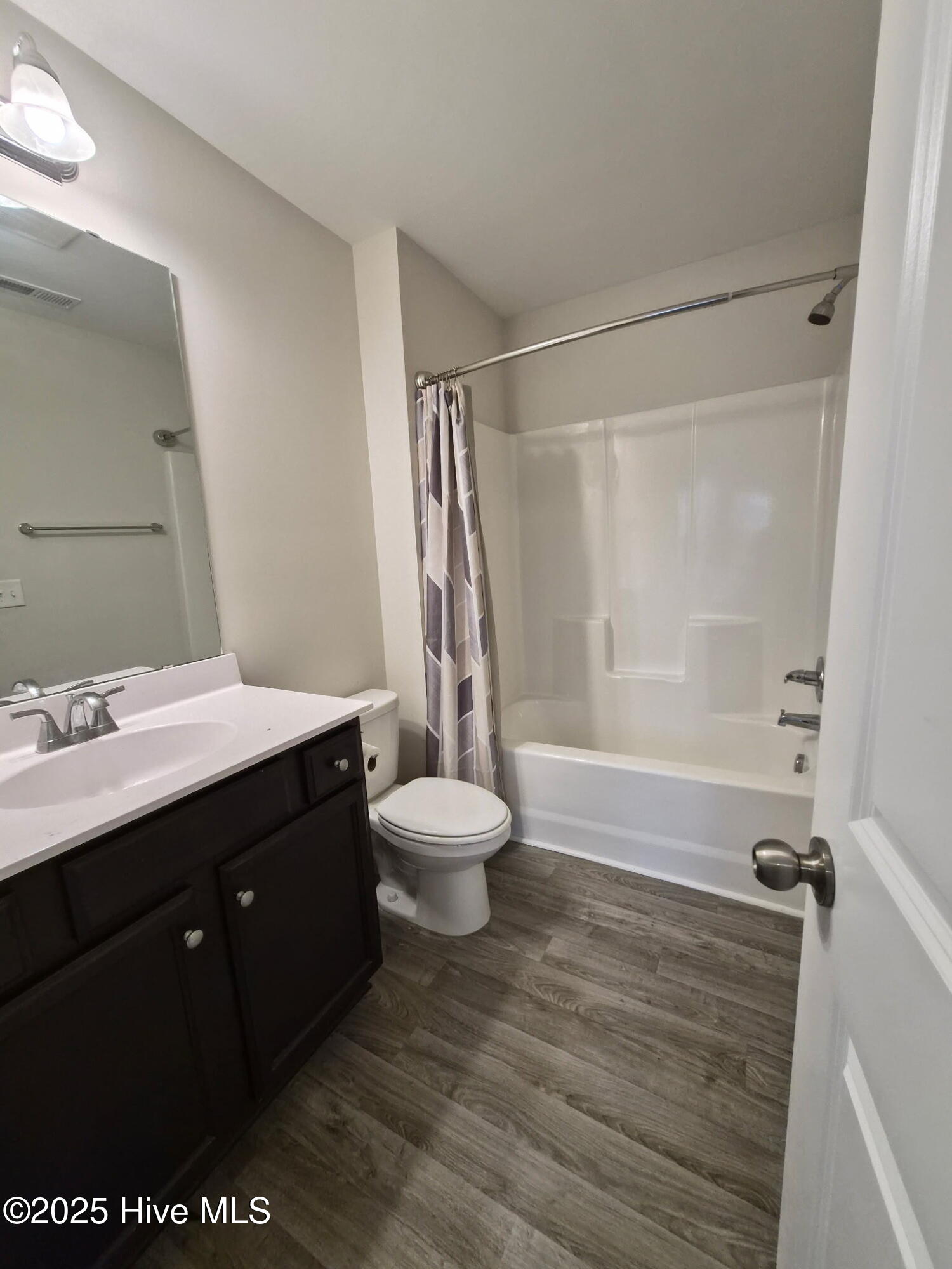 100539577 | Photo 23