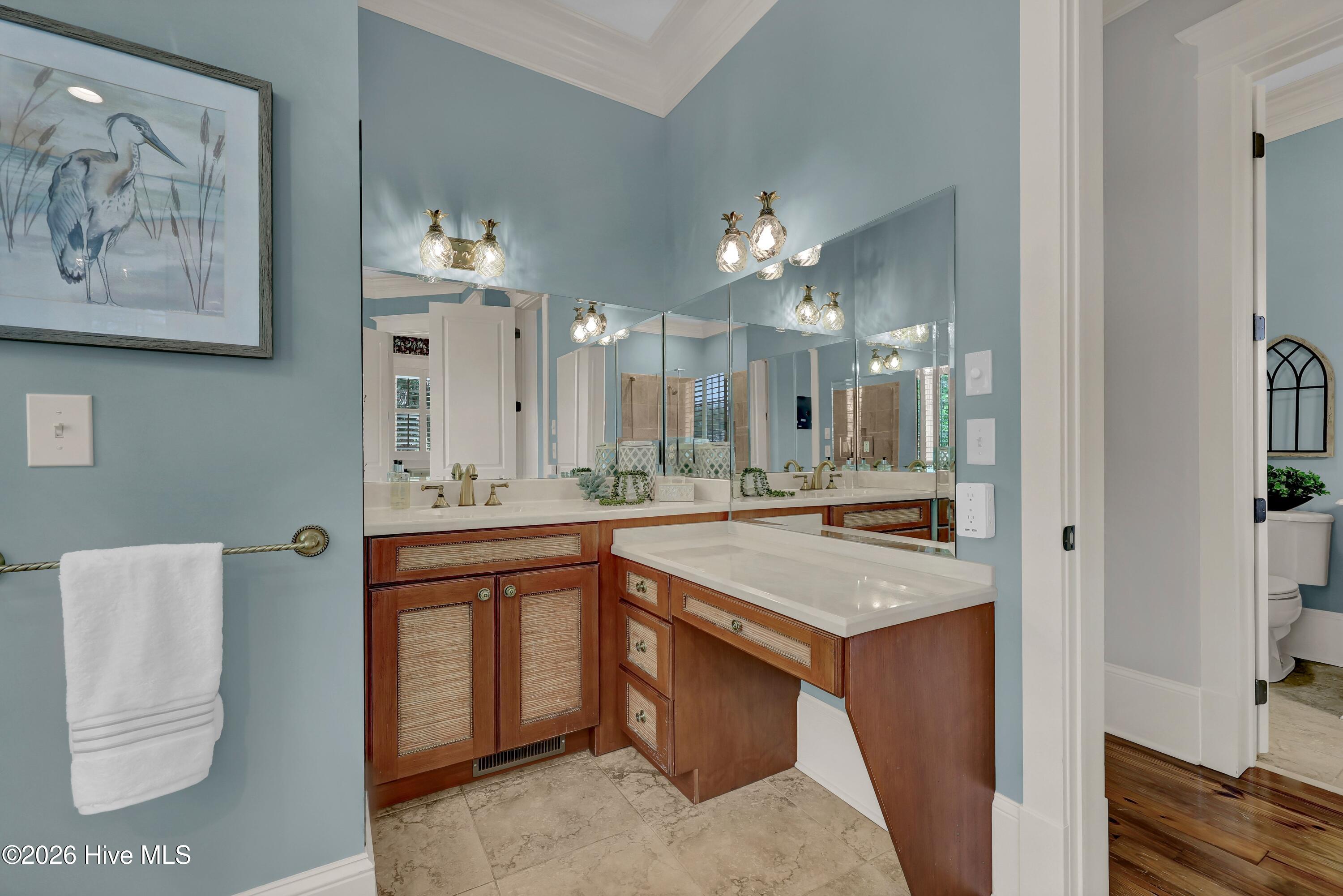 100569484 | Photo 46