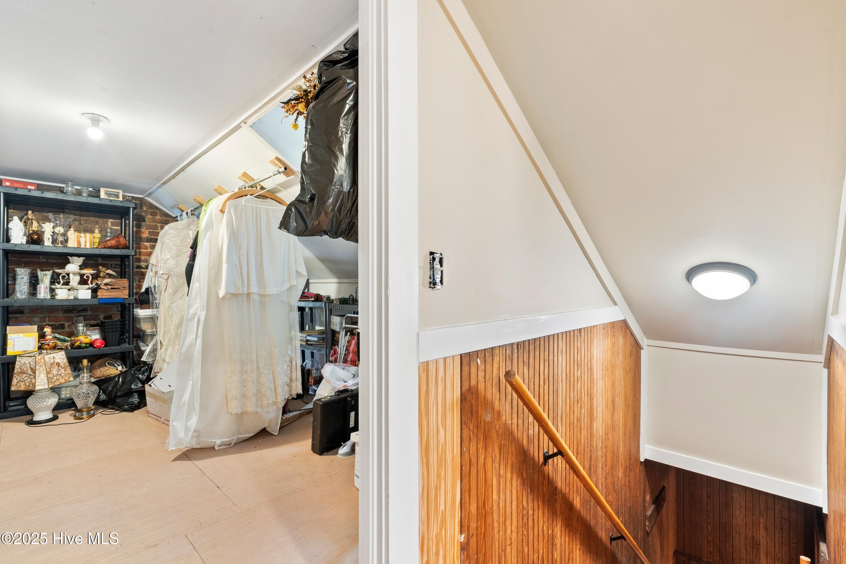 100553658 | Photo 60